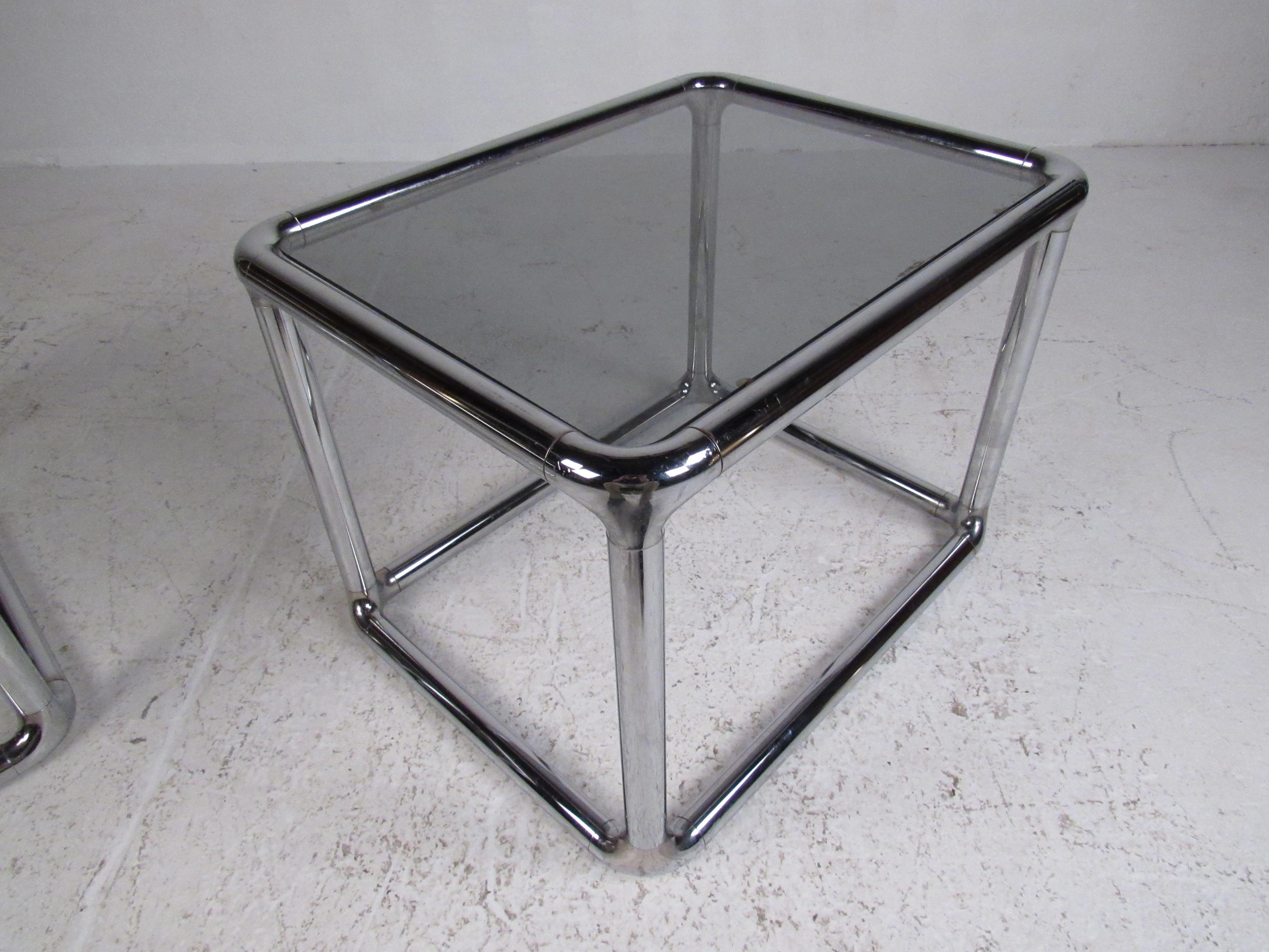 Pair of Mid-Century Modern End Tables For Sale 5