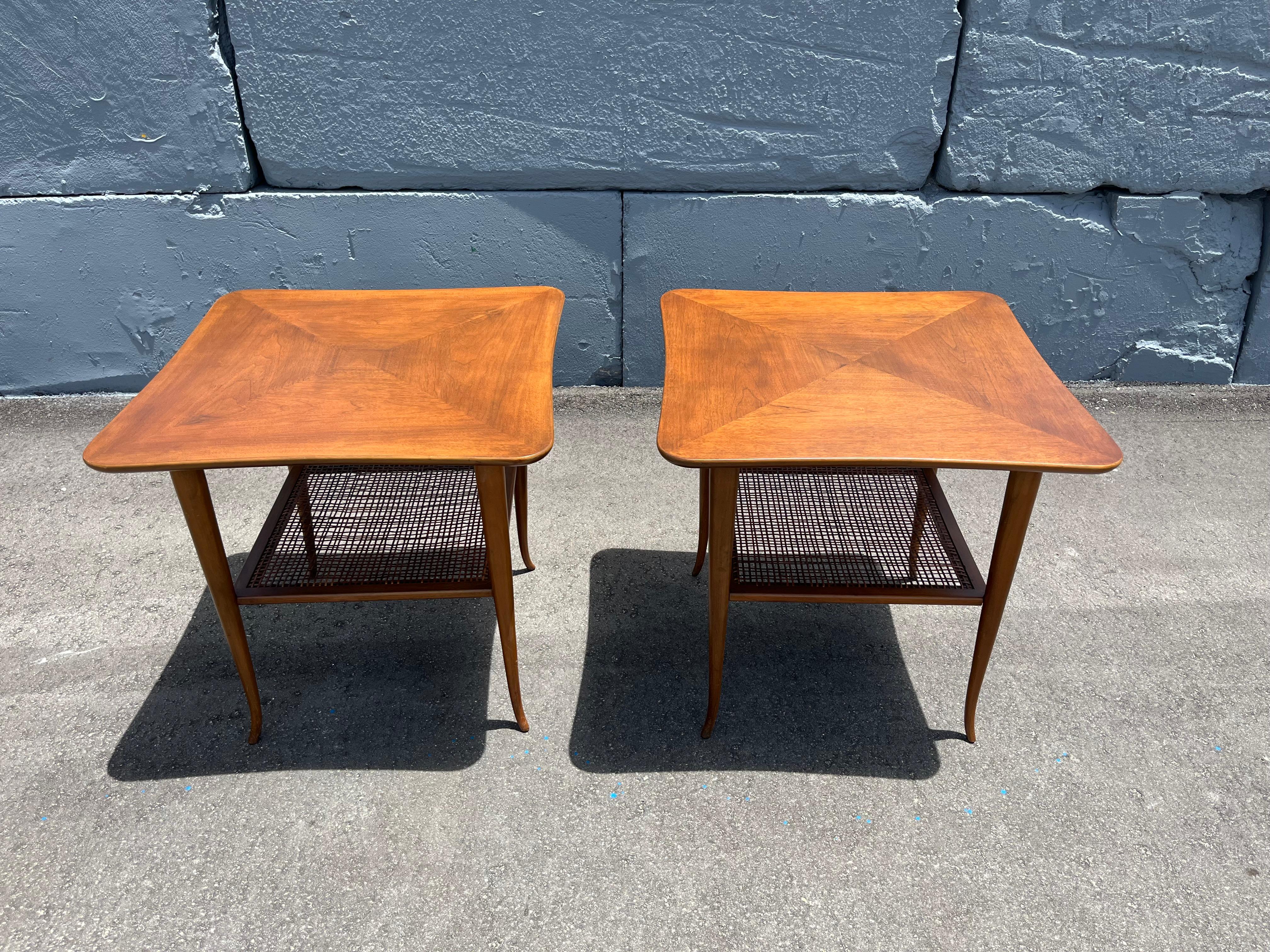 Canna Coppia di tavolini da salotto moderni del Mid Century, noce, anni '50, Gibbings in vendita