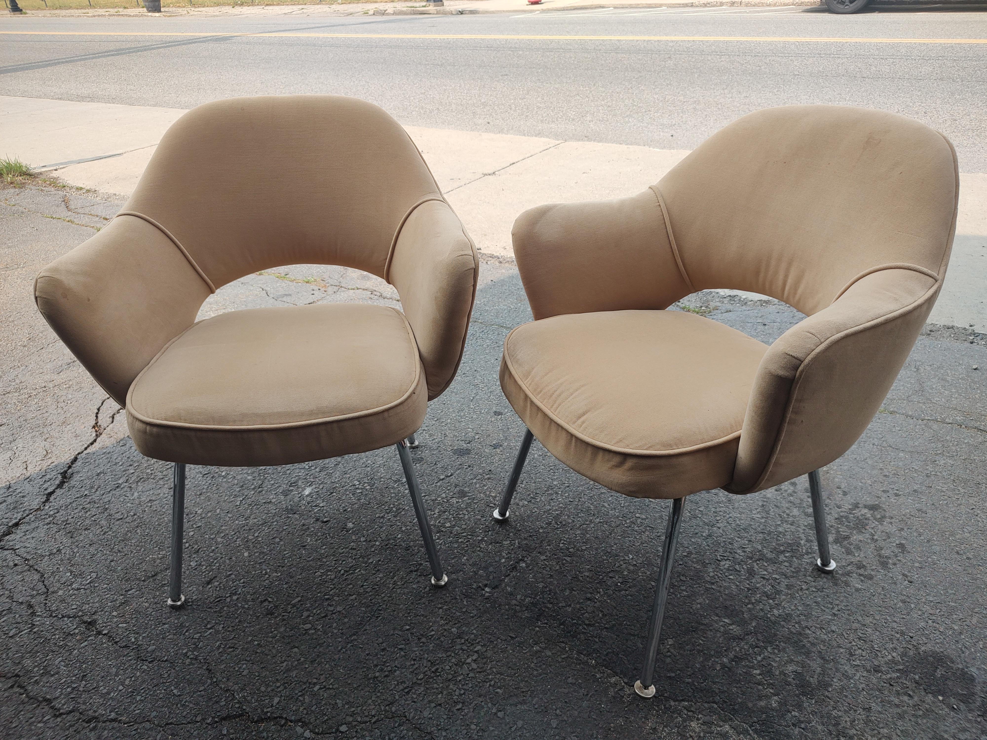 Pair of Mid-Century Modern Executive Armchairs by Eero Saarinen for Knoll, C1965 For Sale 7