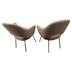 Coppia di poltrone direzionali del Mid Century Modern di Eero Saarinen per Knoll C1965