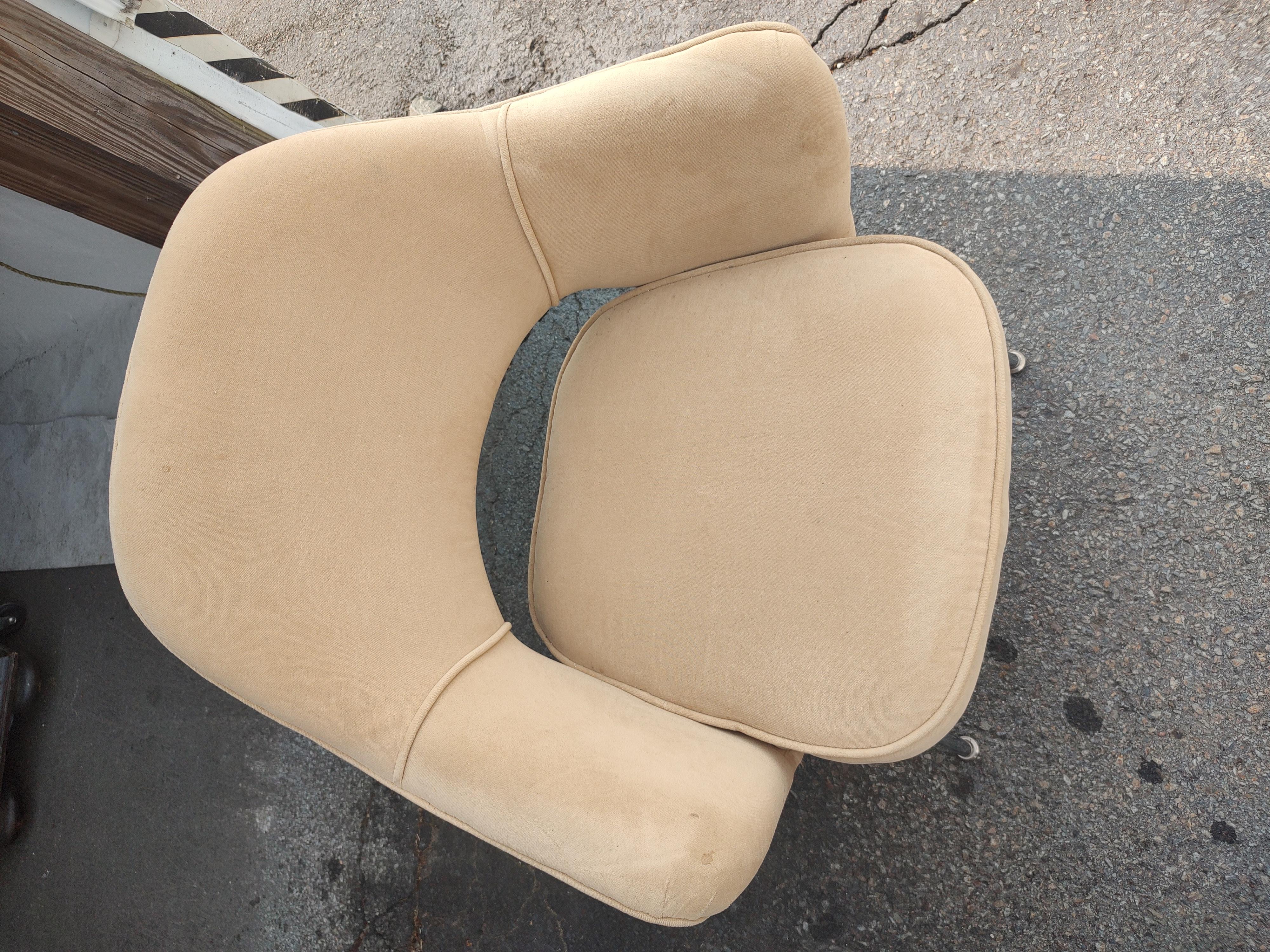 Pair of Mid-Century Modern Executive Armchairs by Eero Saarinen for Knoll, C1965 For Sale 1