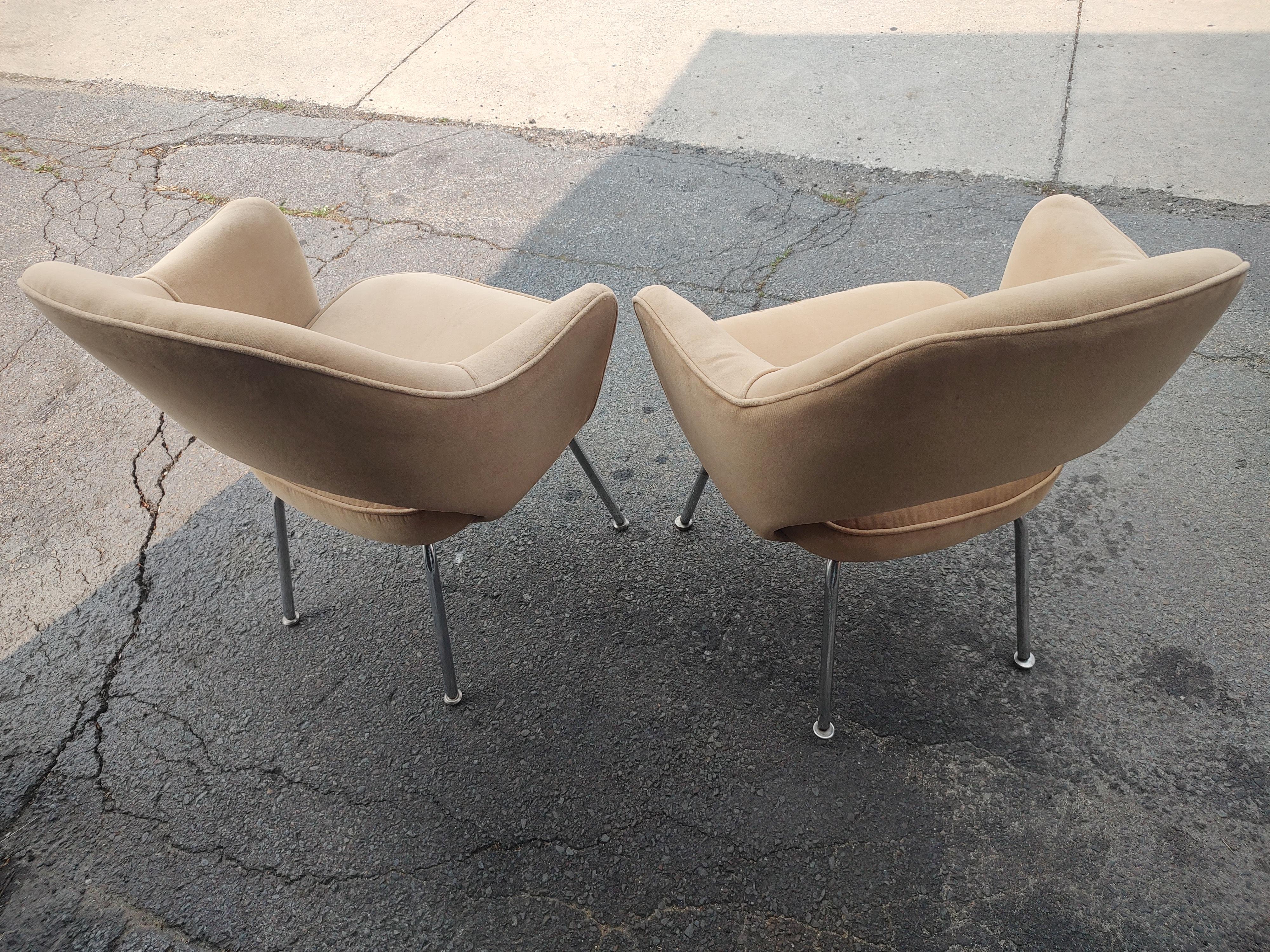 Pair of Mid-Century Modern Executive Armchairs by Eero Saarinen for Knoll, C1965 For Sale 3