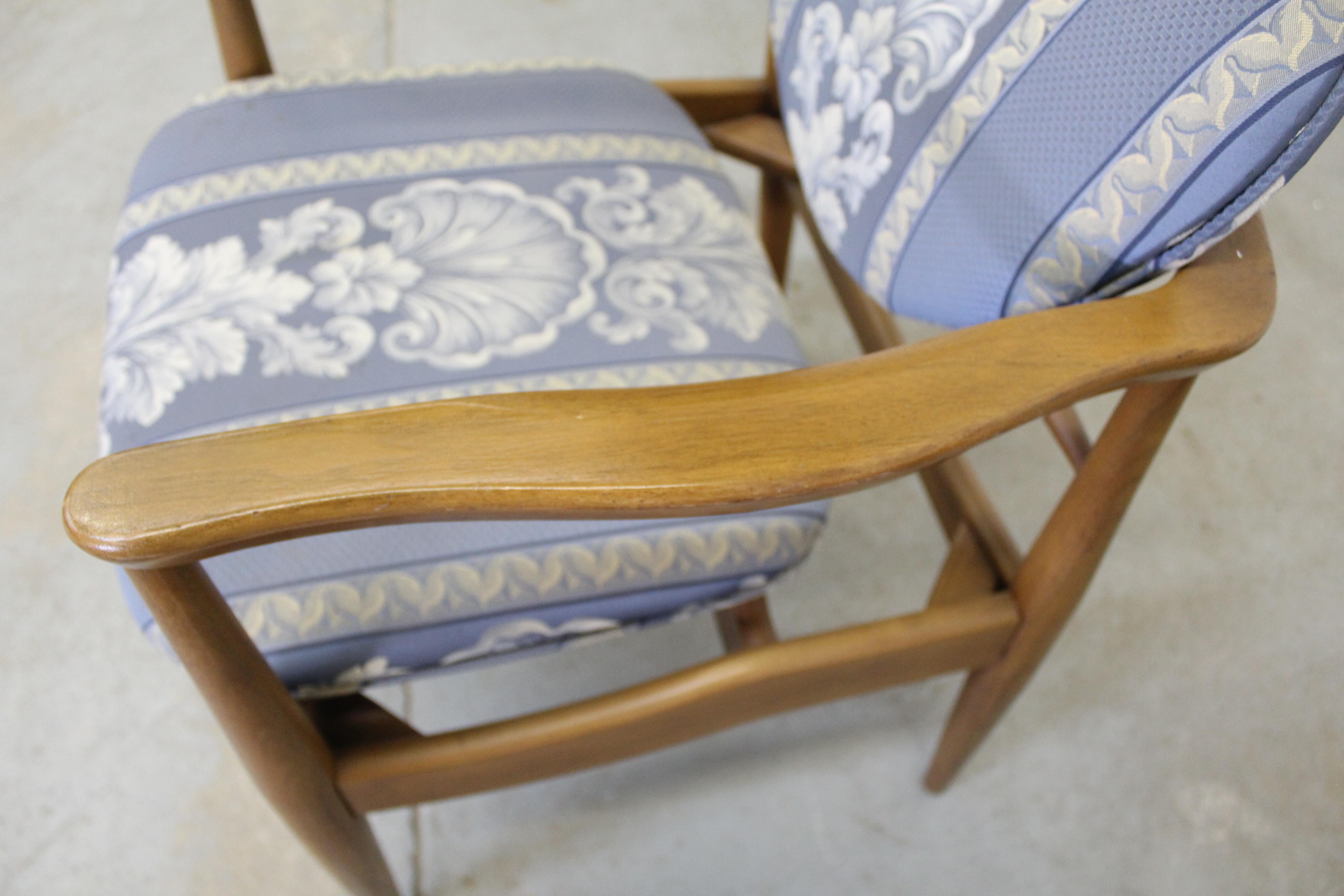 Pair of Mid-Century Modern Finn Juhl Attributed Walnut Arm Lounge Chairs 5
