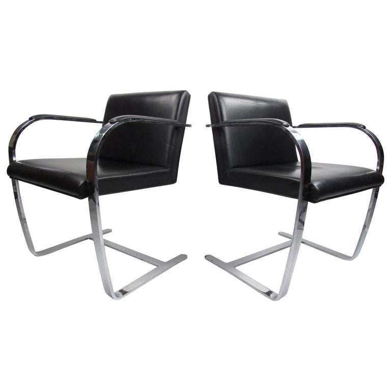 Pair of Mid-Century Modern Flat Bar Brno Chairs by Mies van der Rohe For Sale