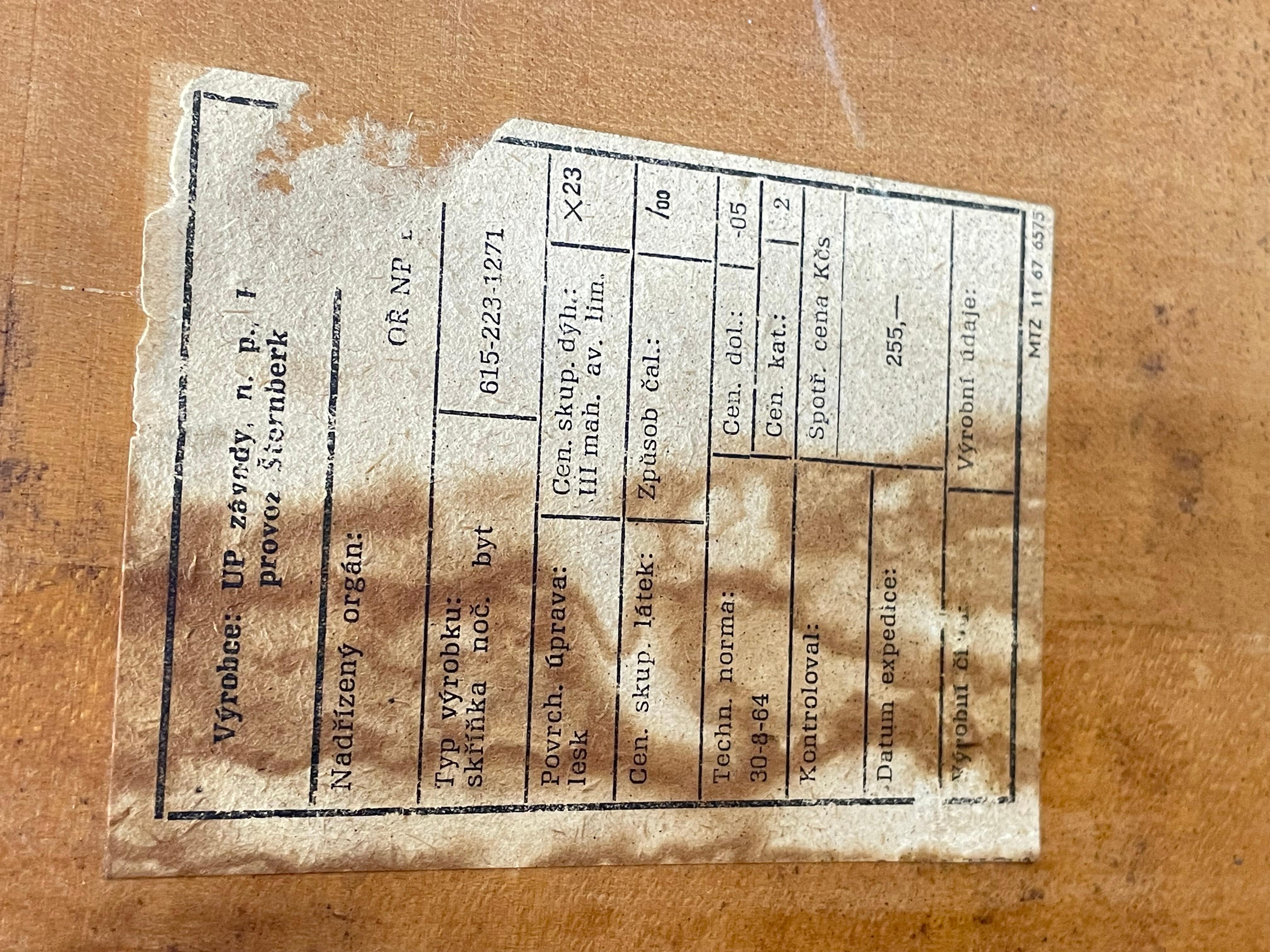 Paire de tables de nuit flottantes de style moderne du milieu du siècle dernier + plateaux en verre noir, c. 1950s en vente 10