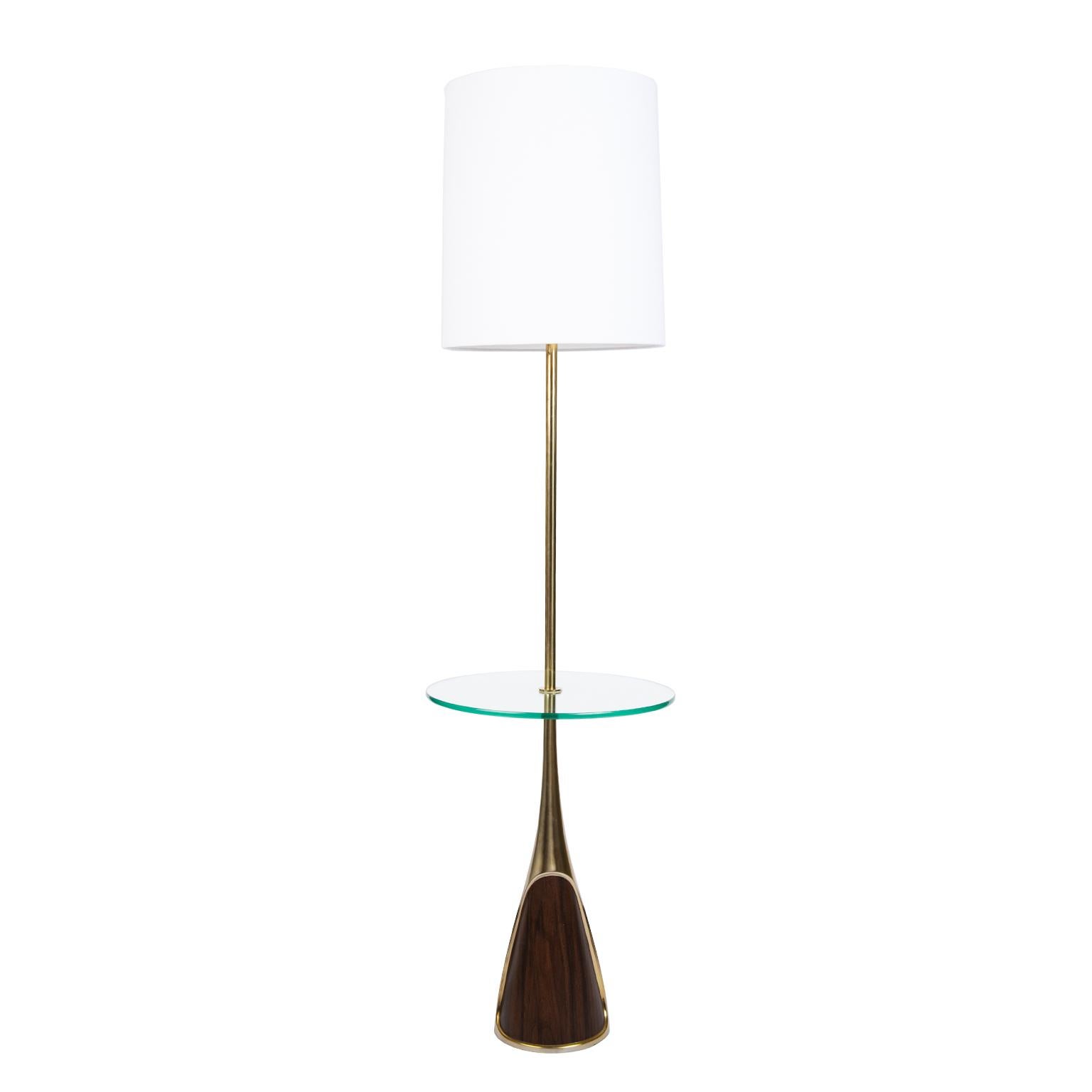 It is a rare sight indeed to find a pair of these moderne ultra chic MCM brass plated lamps with 