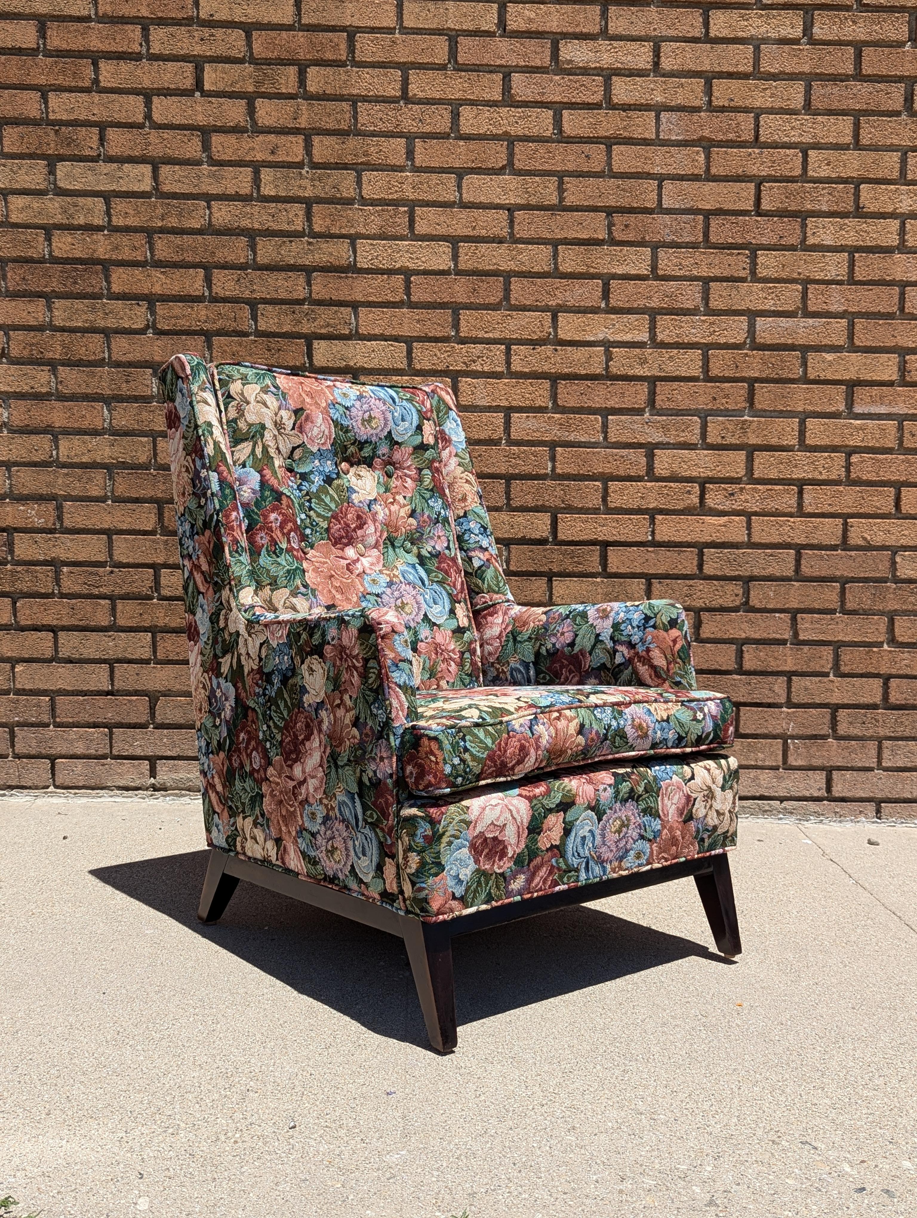 Mid-Century Modern Pair of Mid Century Modern Floral Arm Lounge Chairs, c1960s