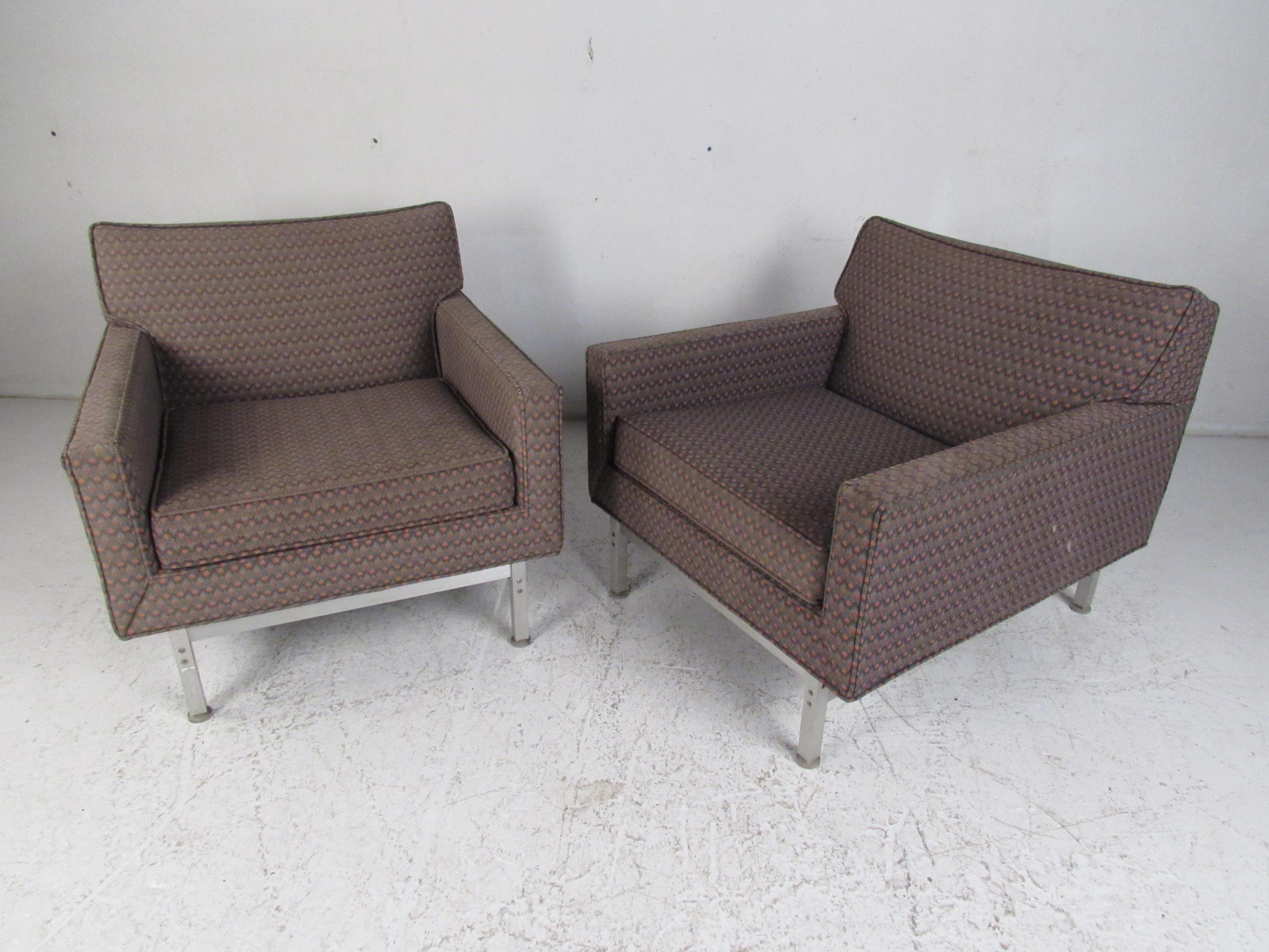 American Pair of Mid-Century Modern Knoll Armchairs For Sale