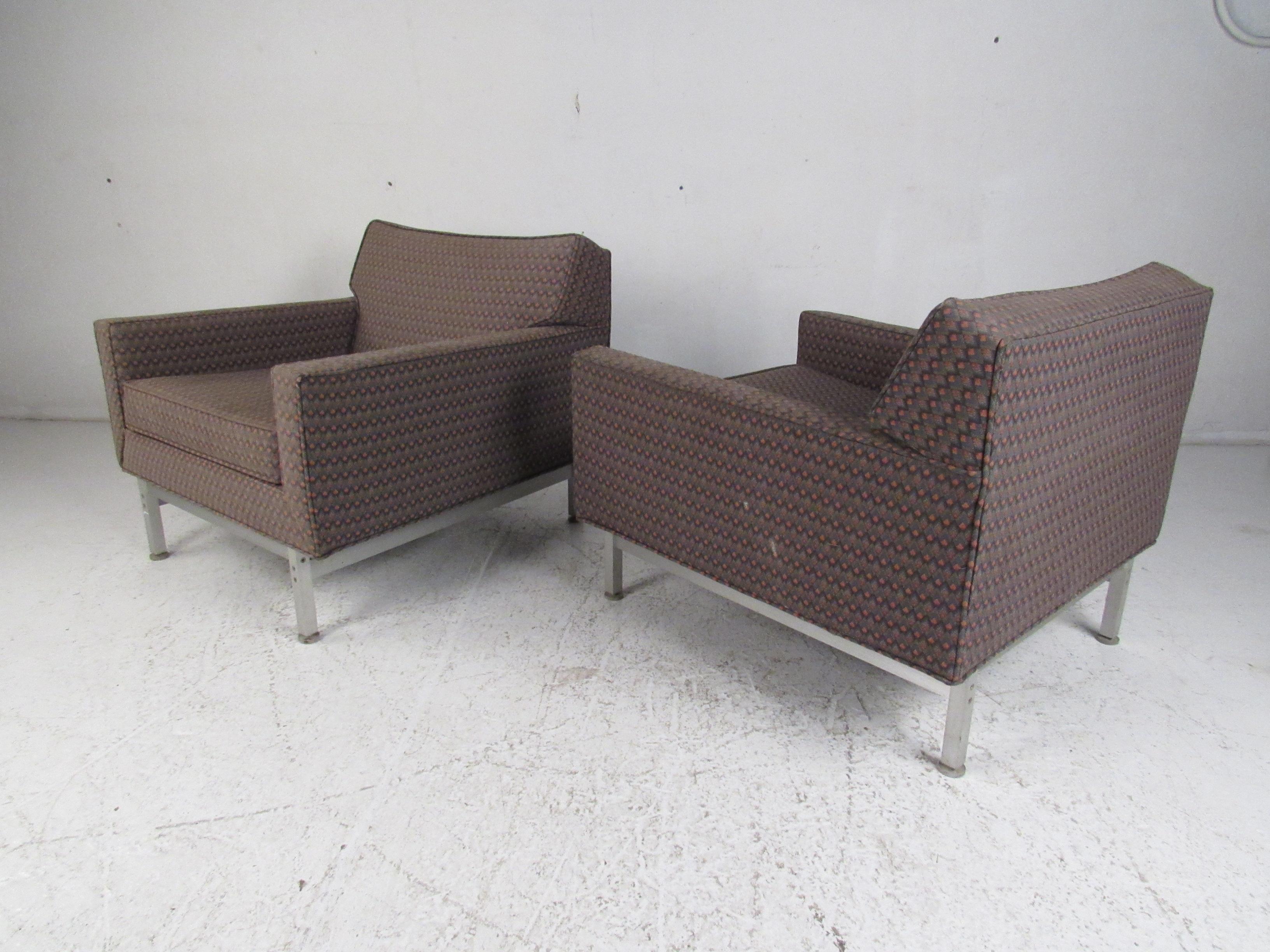 Paar moderne Knoll-Sessel aus der Mitte des Jahrhunderts im Zustand „Gut“ im Angebot in Brooklyn, NY