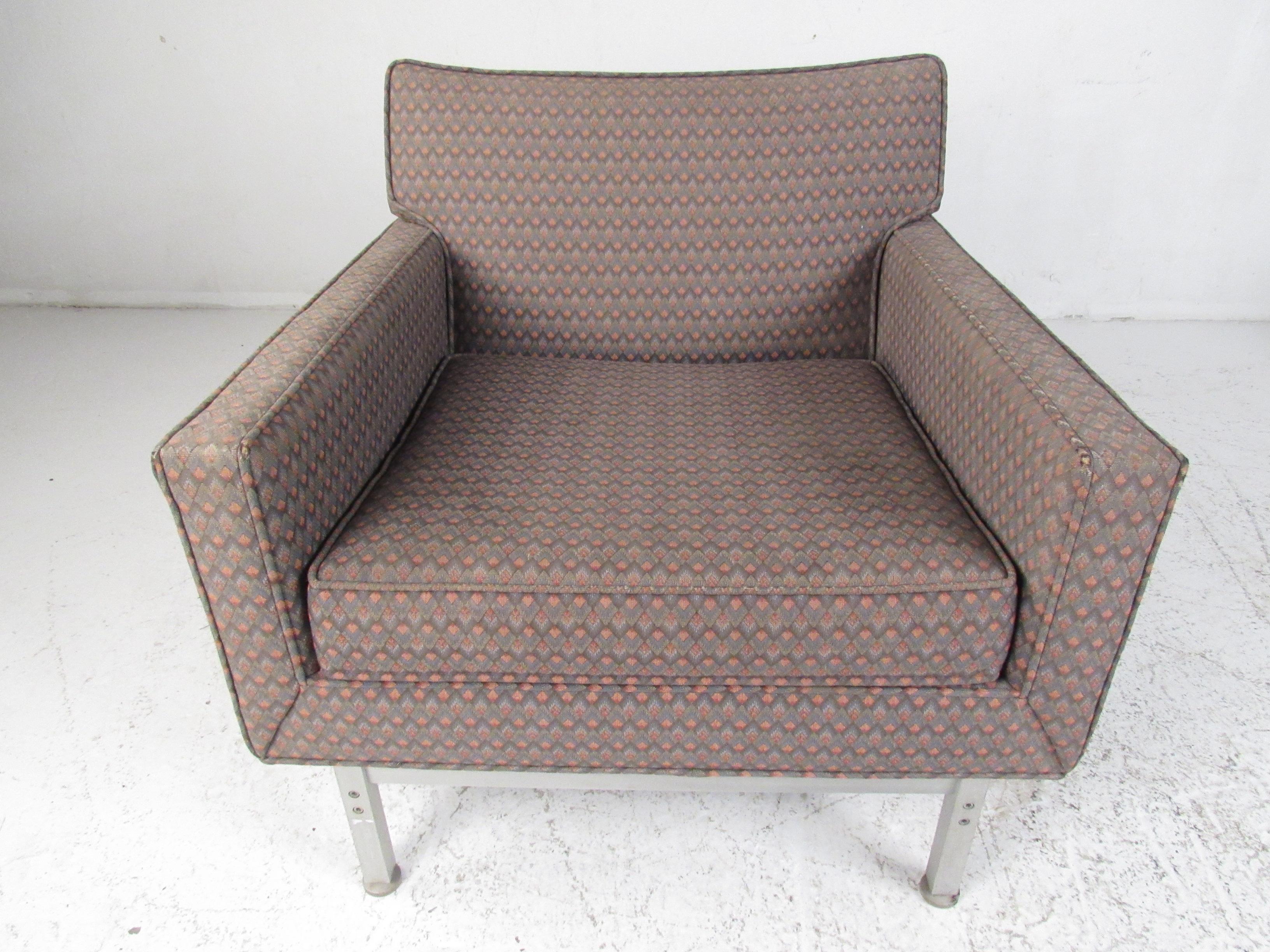 Paar moderne Knoll-Sessel aus der Mitte des Jahrhunderts (Metall) im Angebot