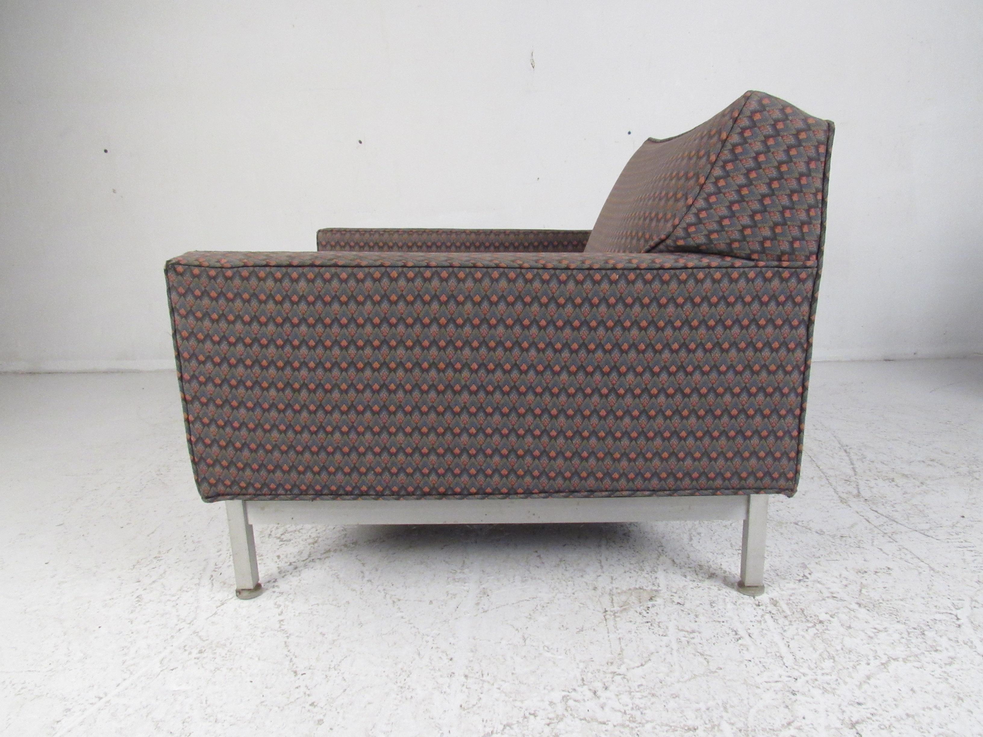 Pair of Mid-Century Modern Knoll Armchairs For Sale 2