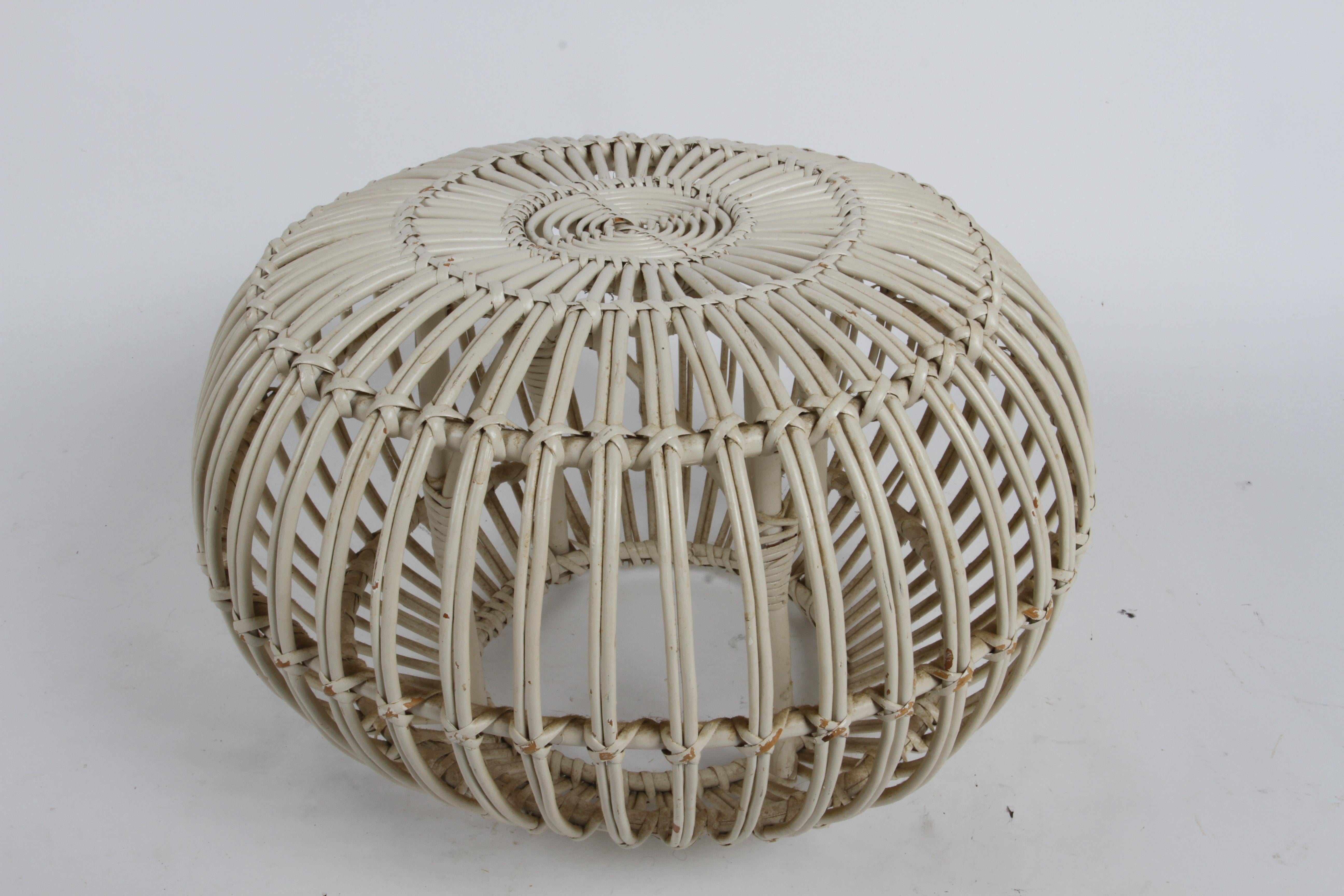 Pair of Mid-Century Modern Franco Albini White Wicker Ottomans, Stools or Poufs For Sale 6