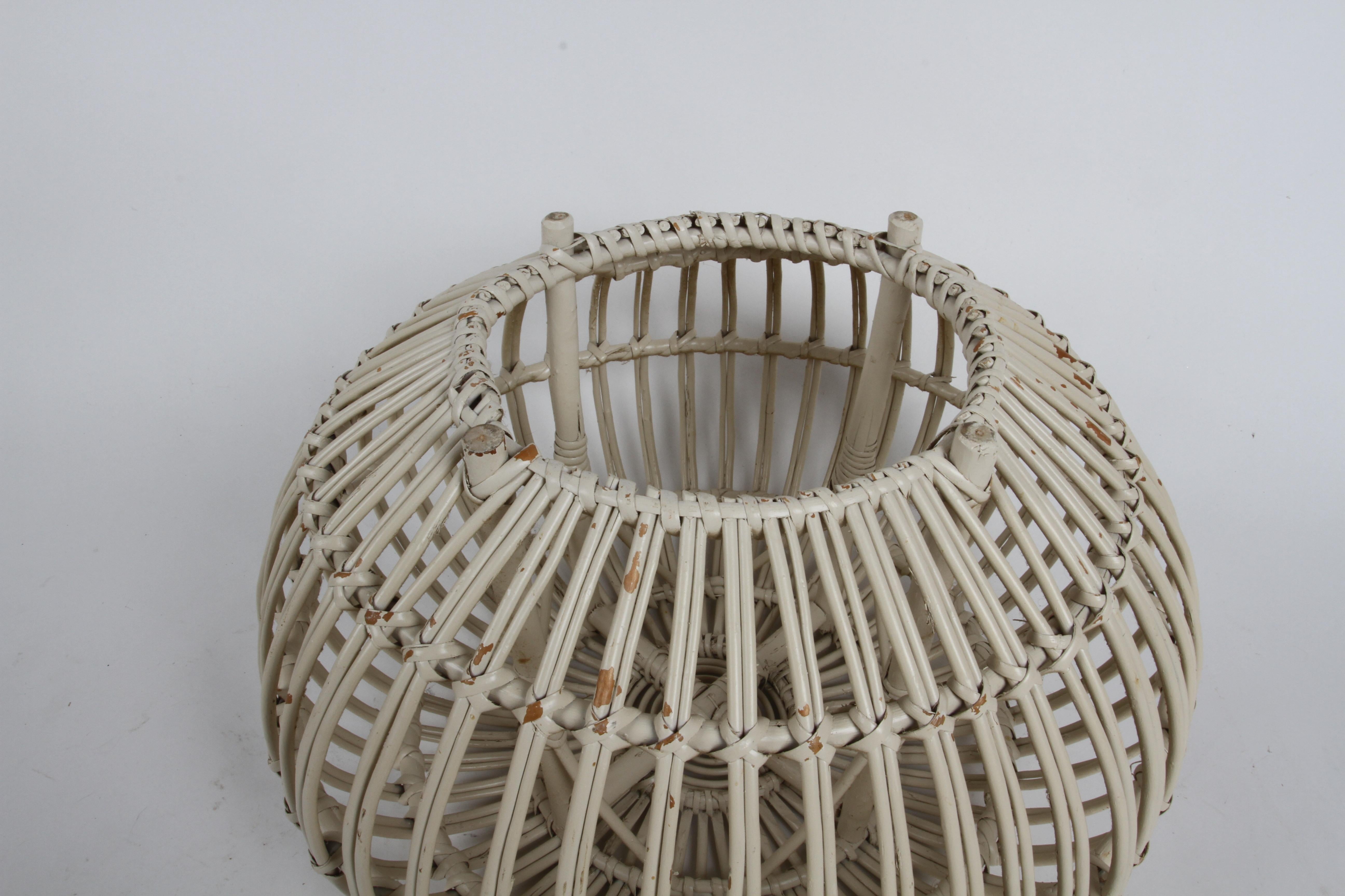 Pair of Mid-Century Modern Franco Albini White Wicker Ottomans, Stools or Poufs For Sale 9