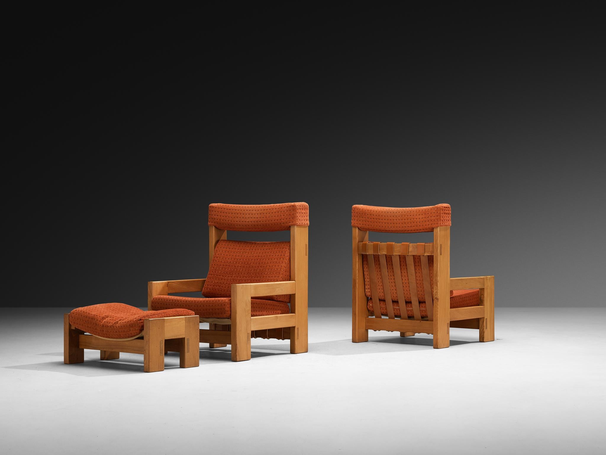 Milieu du XXe siècle Paire de chaises longues et d'ottomans en orme massif de style français du milieu du siècle dernier en vente