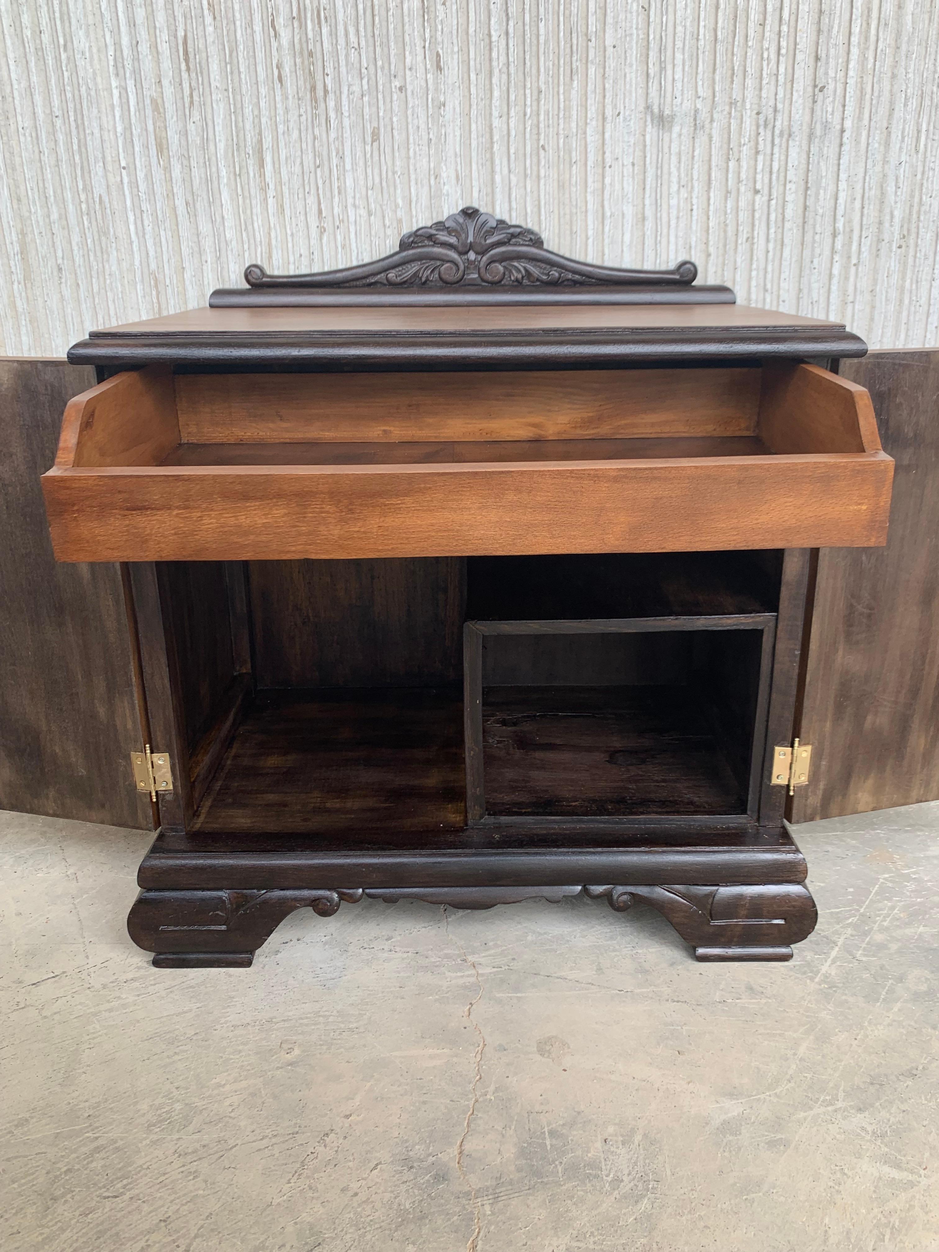 Pair of Mid-Century Modern Front Nightstands with Original Hardware 2