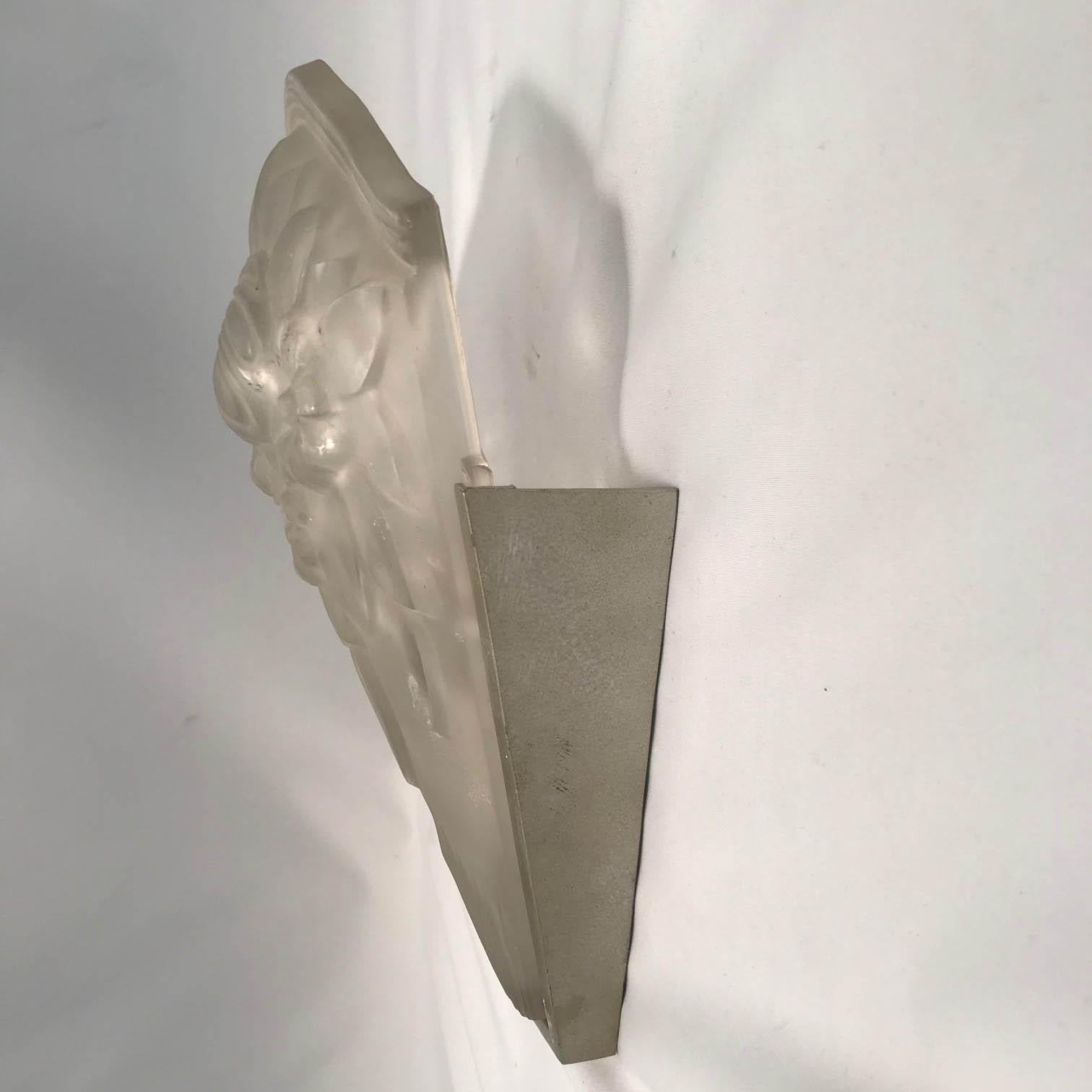 American Pair of Mid-Century Modern Frosted and Aluminium Finished Wall Sconces For Sale