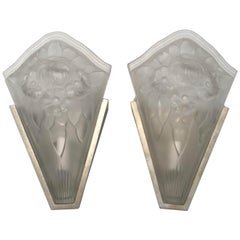 Coppia di applique da parete in alluminio e vetro smerigliato della metà del XX secolo