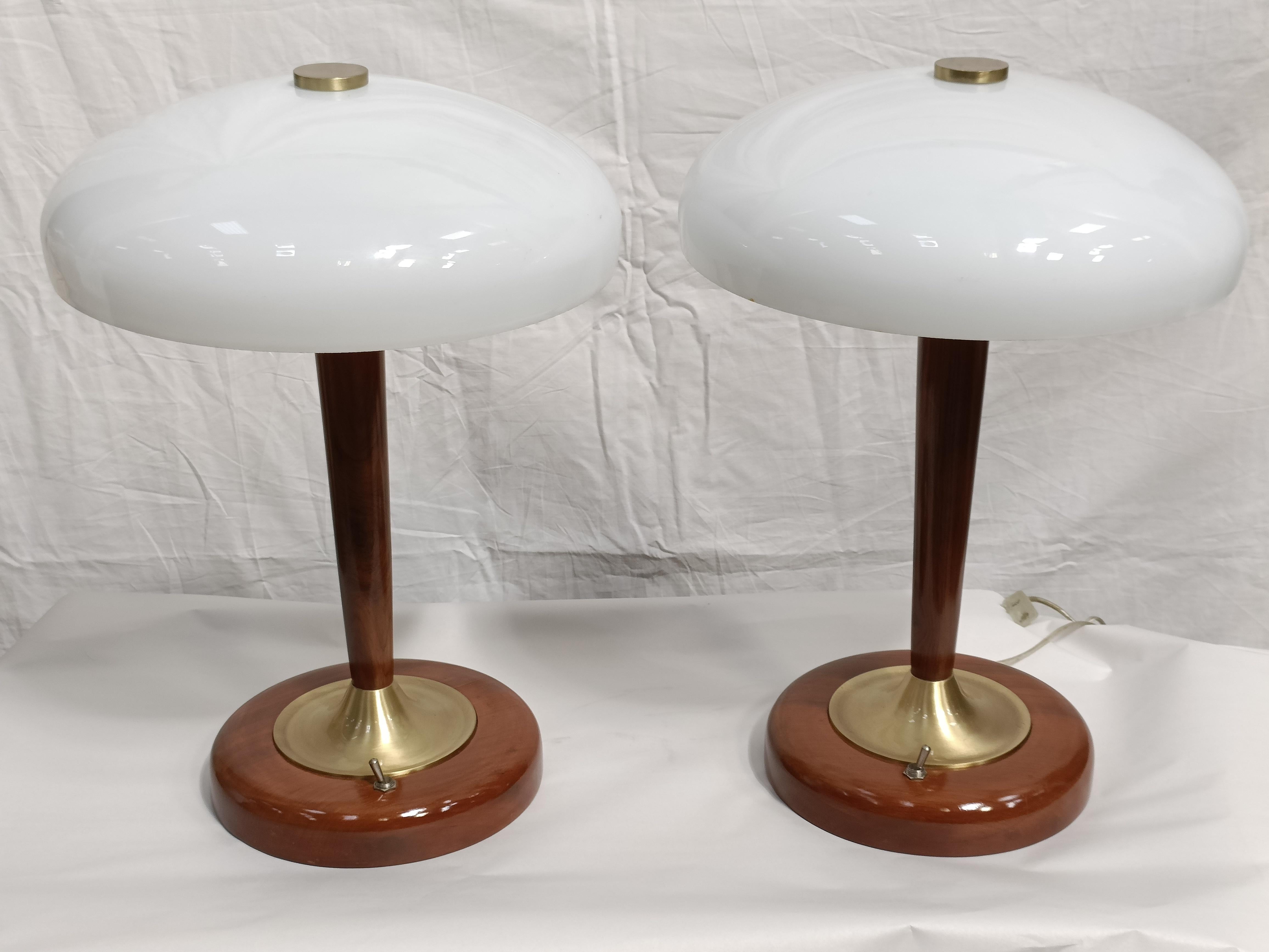Mid-Century Modern Pair of Mid Century Modern Frosted Shade Table Lamps For Sale