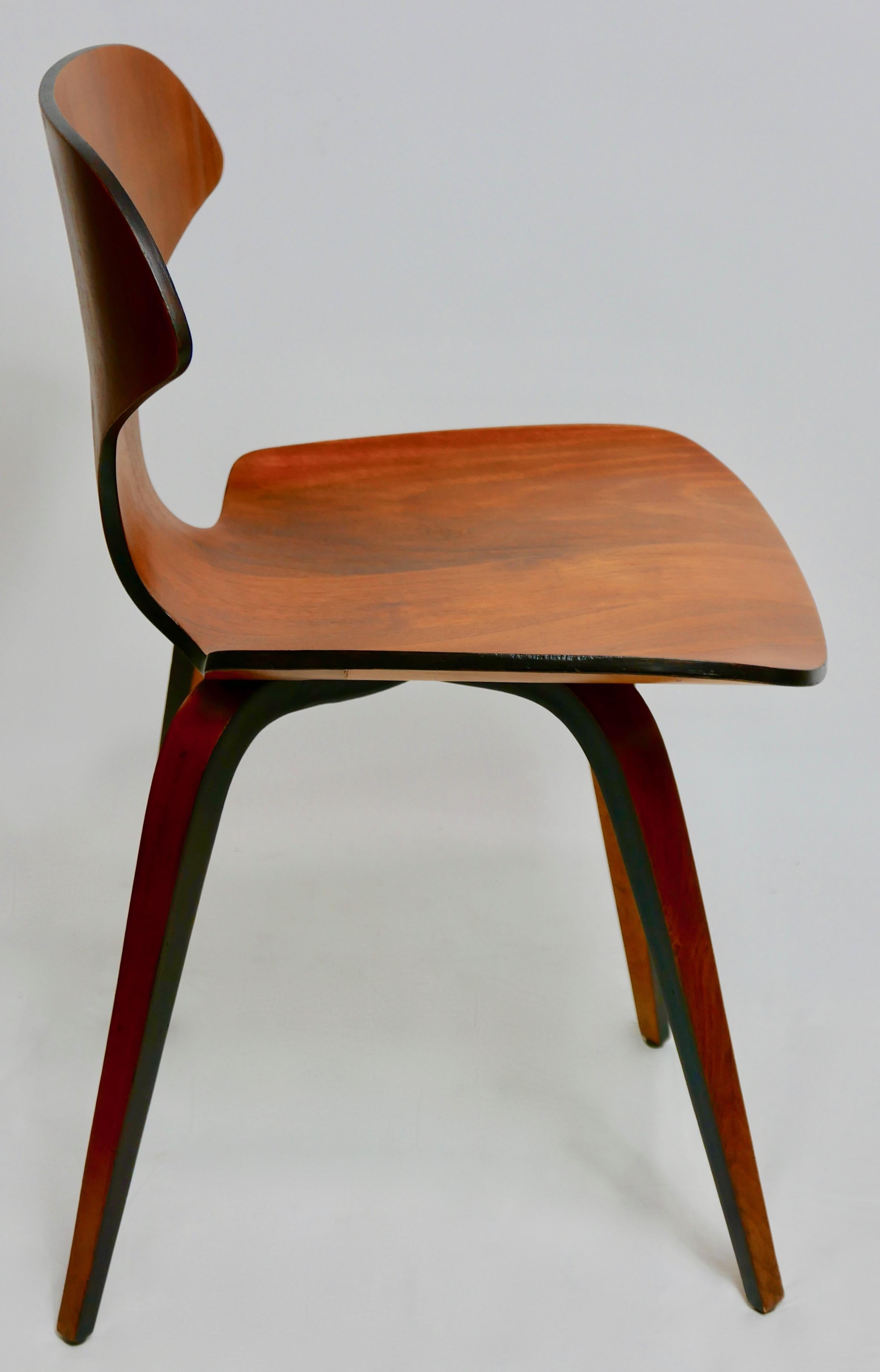 Pair of Mid-Century Modern George Mulhauser Plywood Side Chairs by Plycraft In Good Condition In San Francisco, CA