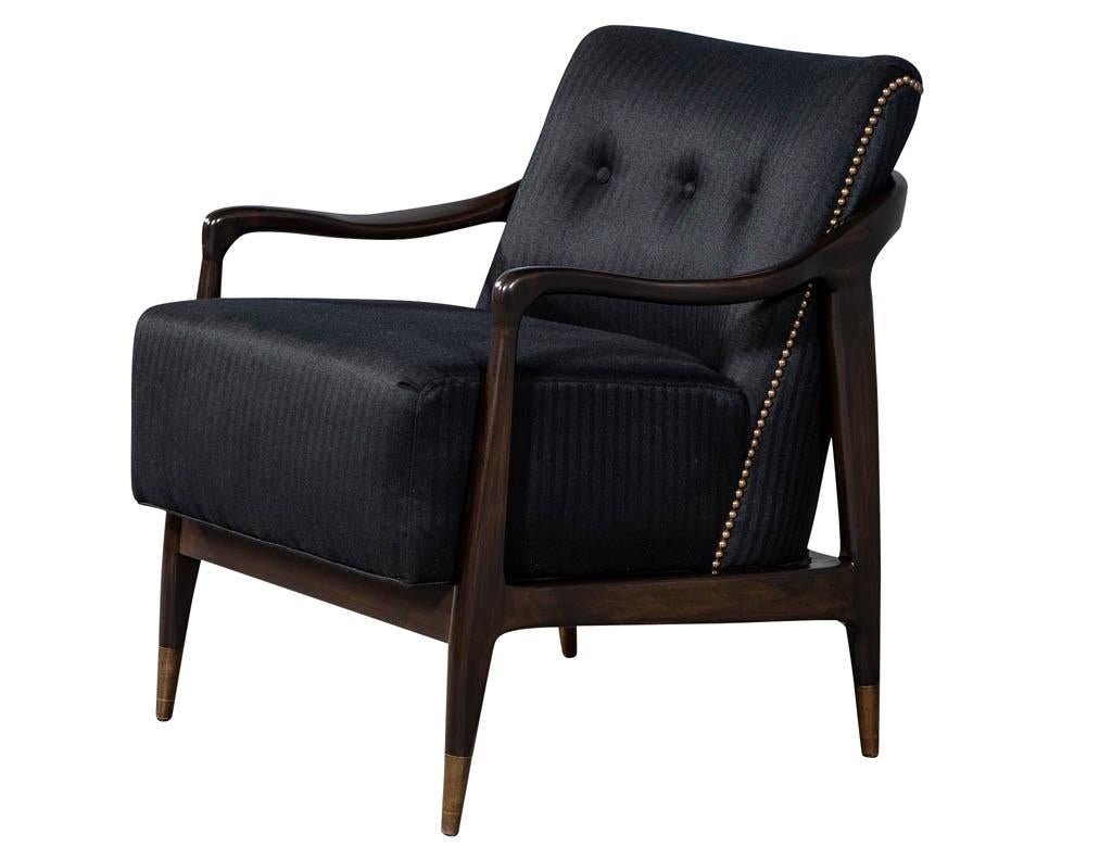 Pair of Mid-Century Modern Gio Ponti Style Arm Club Chairs (Moderne der Mitte des Jahrhunderts)