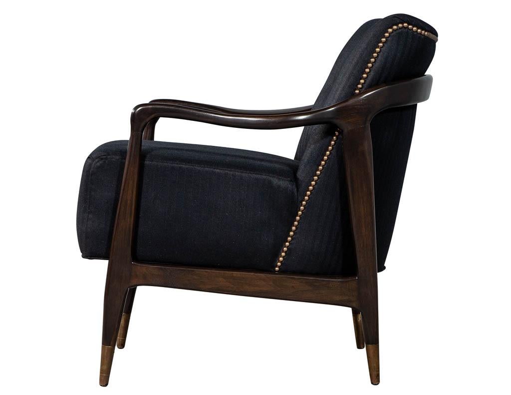 Pair of Mid-Century Modern Gio Ponti Style Arm Club Chairs im Zustand „Hervorragend“ in North York, ON