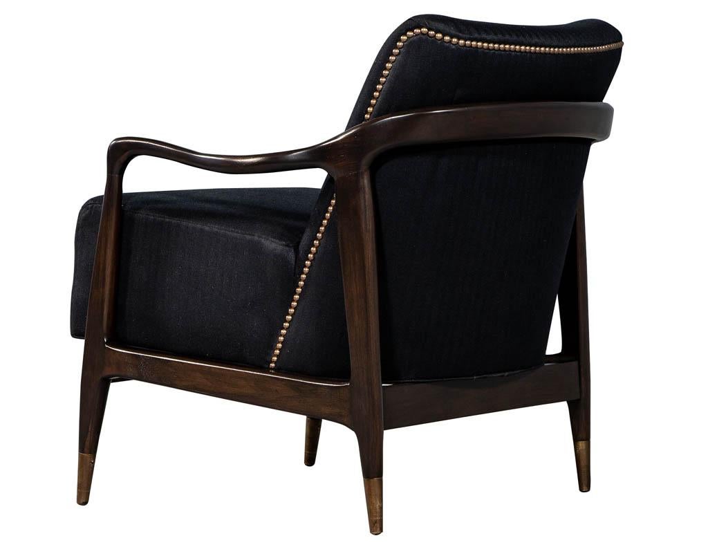 Pair of Mid-Century Modern Gio Ponti Style Arm Club Chairs (Mitte des 20. Jahrhunderts)