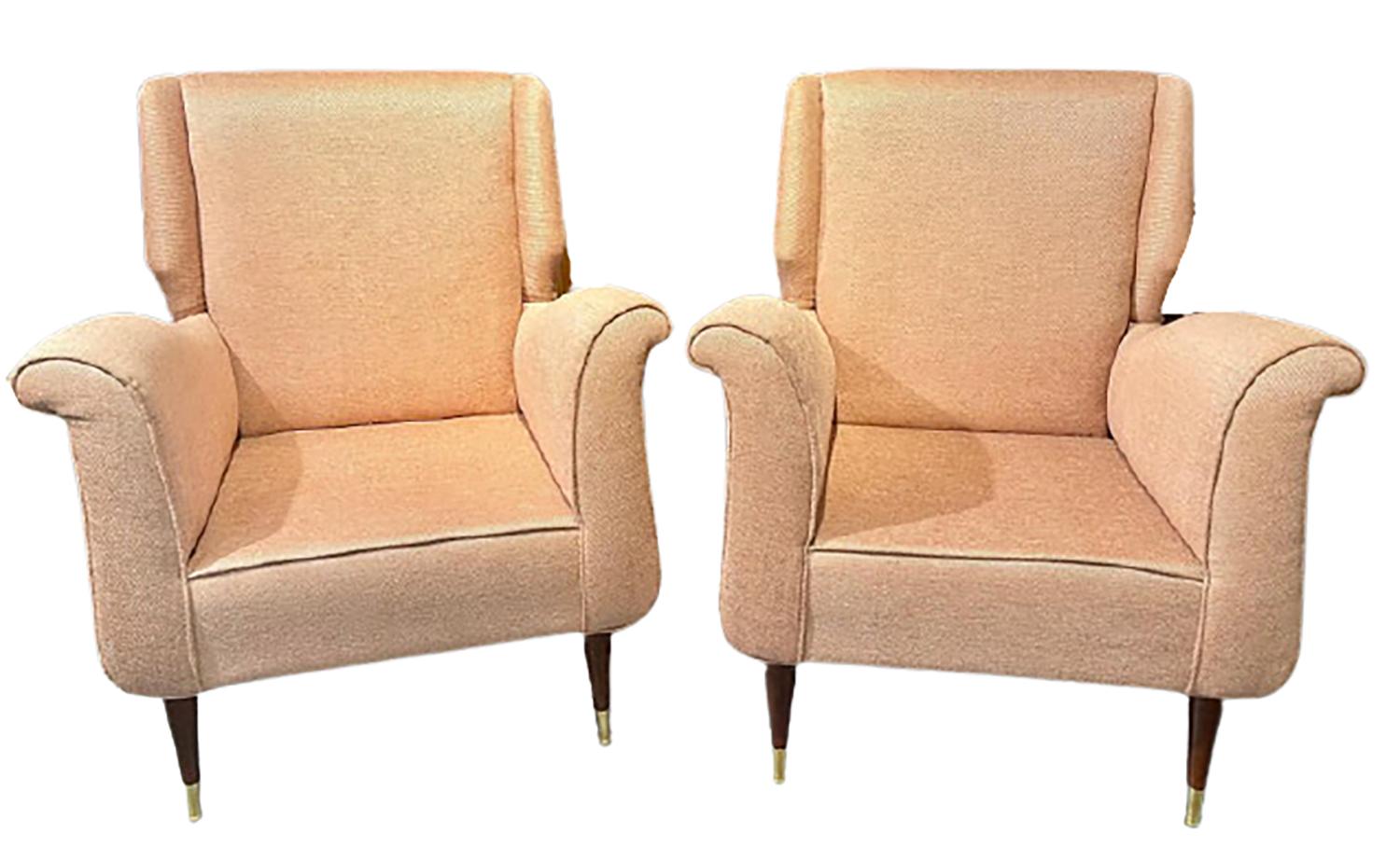 Pair of Mid-Century Modern Gio Ponti Style Armchairs / Wingback Chairs In Good Condition In Stamford, CT