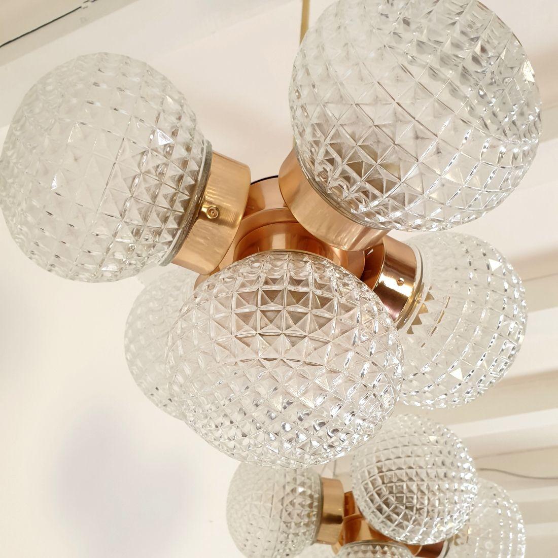 Coppia di lampadari in vetro della Modernità di metà secolo in vendita 2