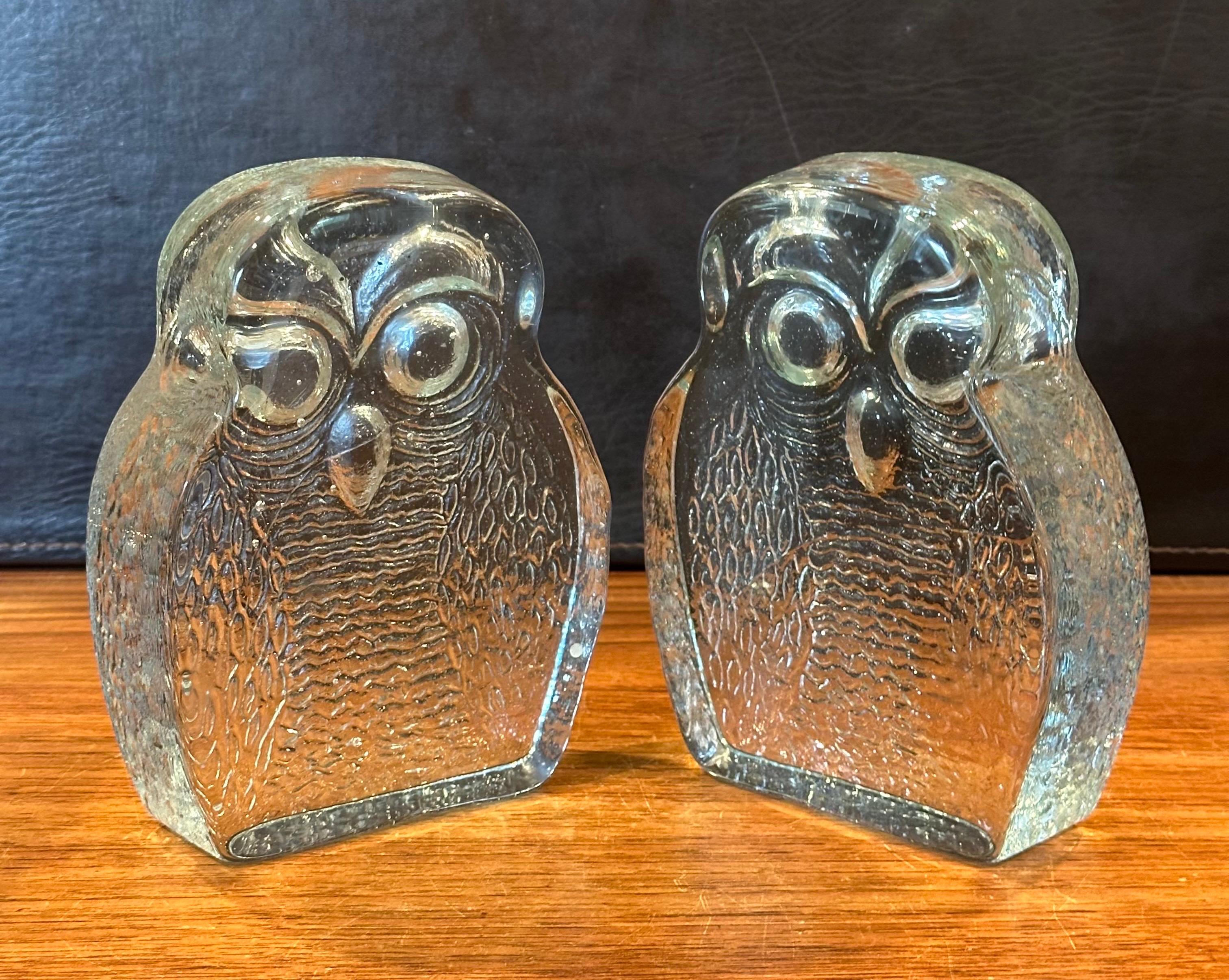 Pair of Mid-Century Modern Glass Owl Bookends by Blenko For Sale 5