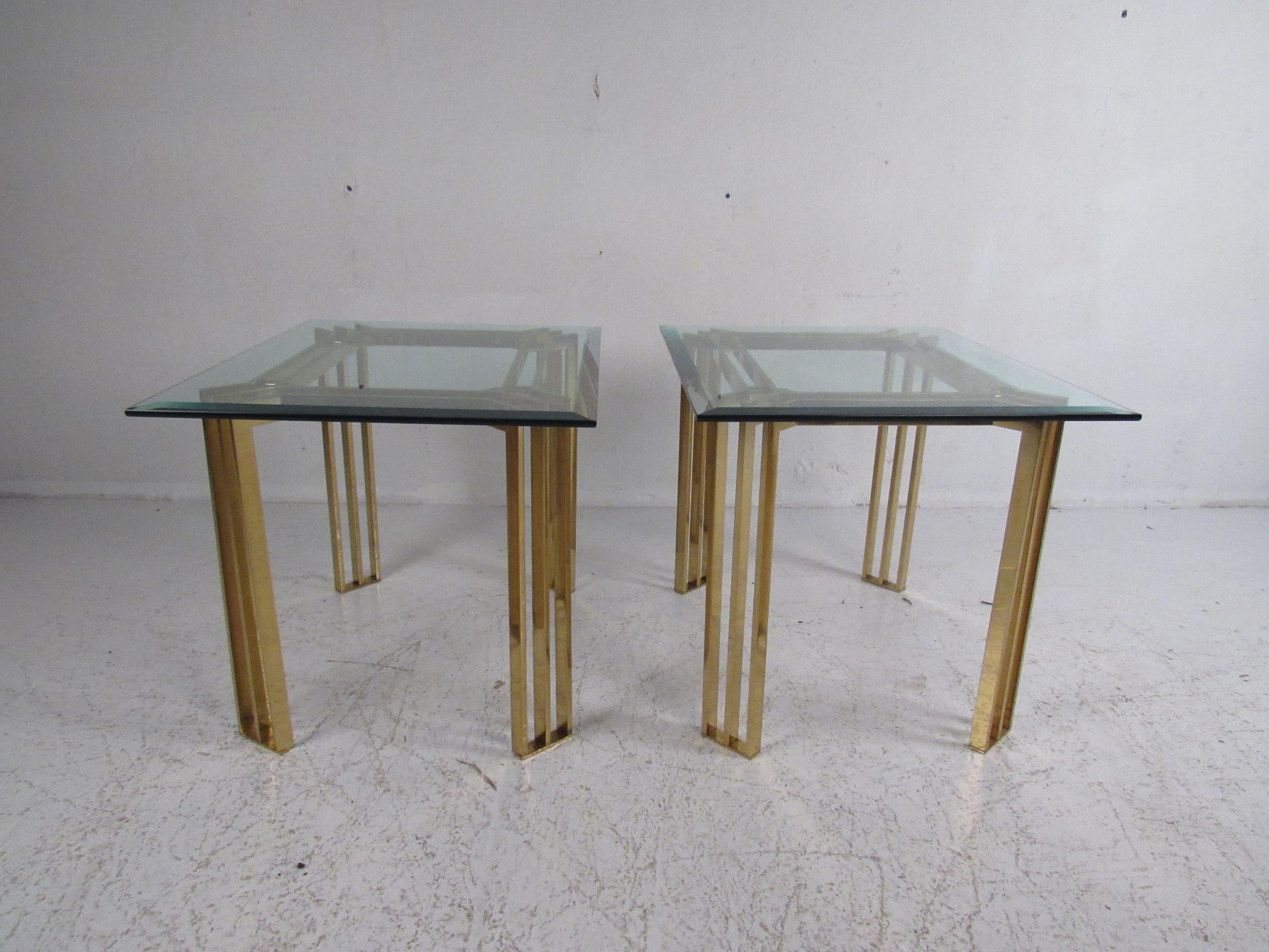 Pair of Italian Mid-Century Modern Glass Top End Tables In Good Condition In Brooklyn, NY