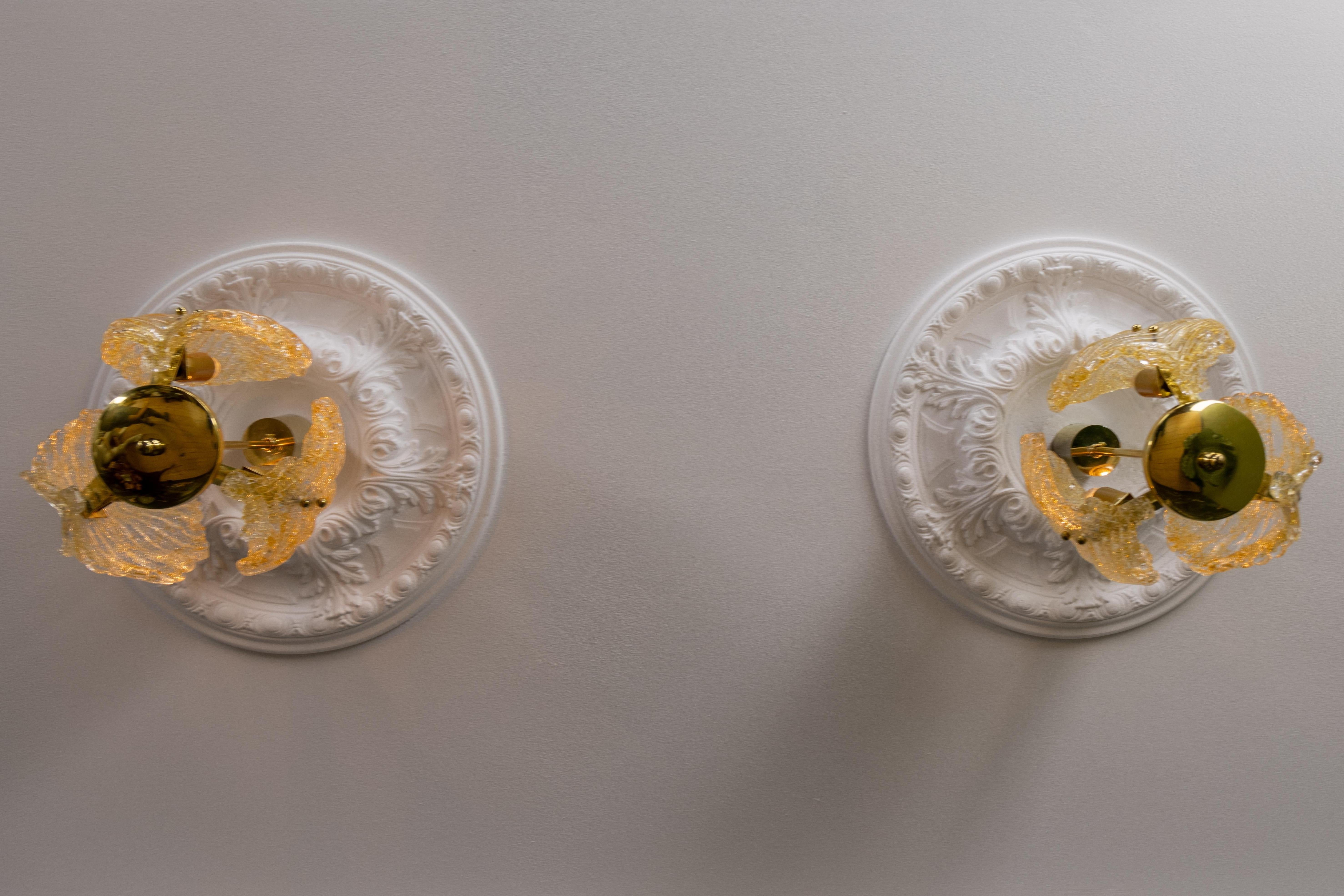 Pair of Mid-Century Modern Golden Inclusions Glass Pendant Lights, 1960s For Sale 4
