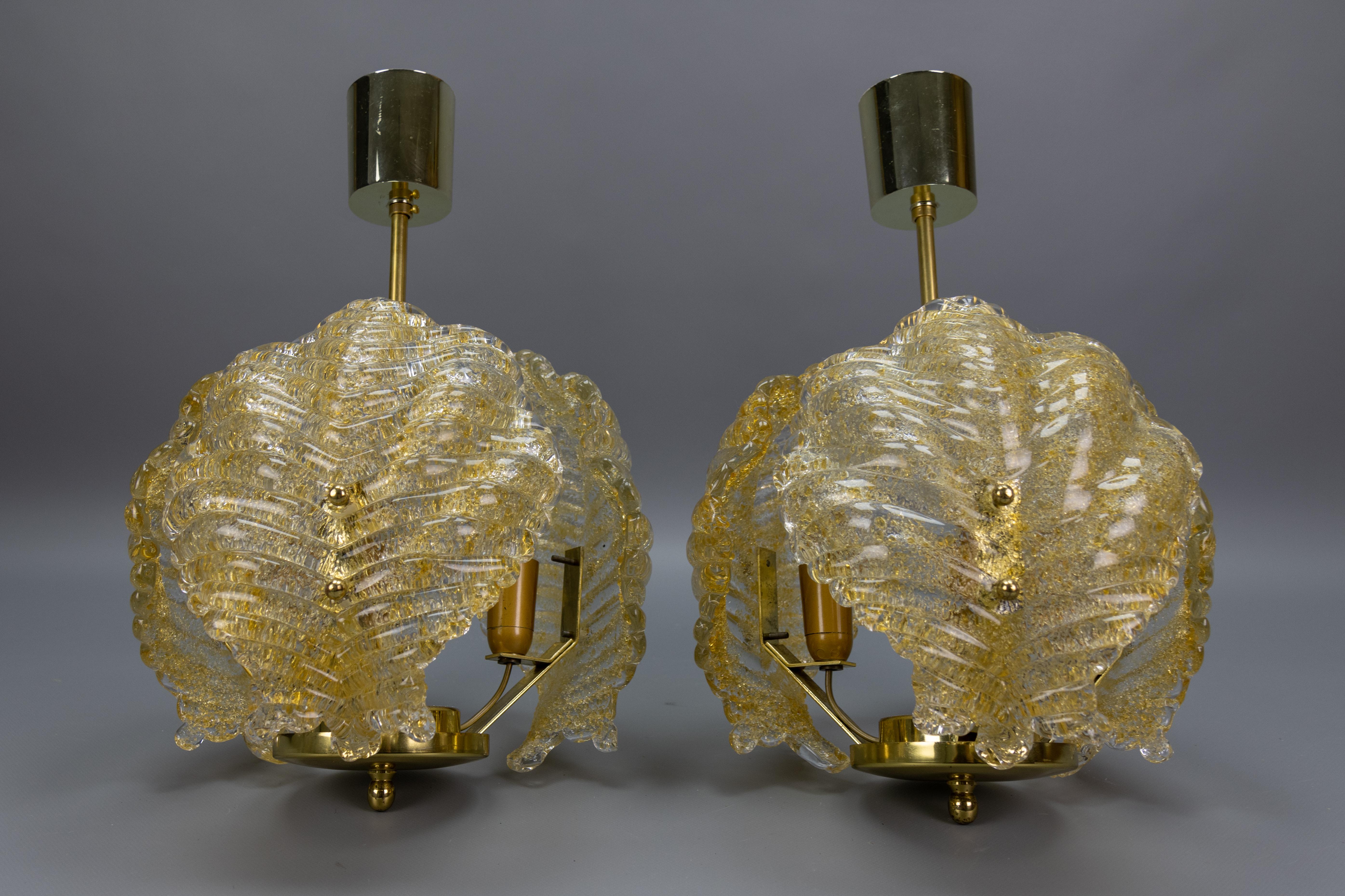 Pair of Mid-Century Modern Golden Inclusions Glass Pendant Lights, 1960s For Sale 8