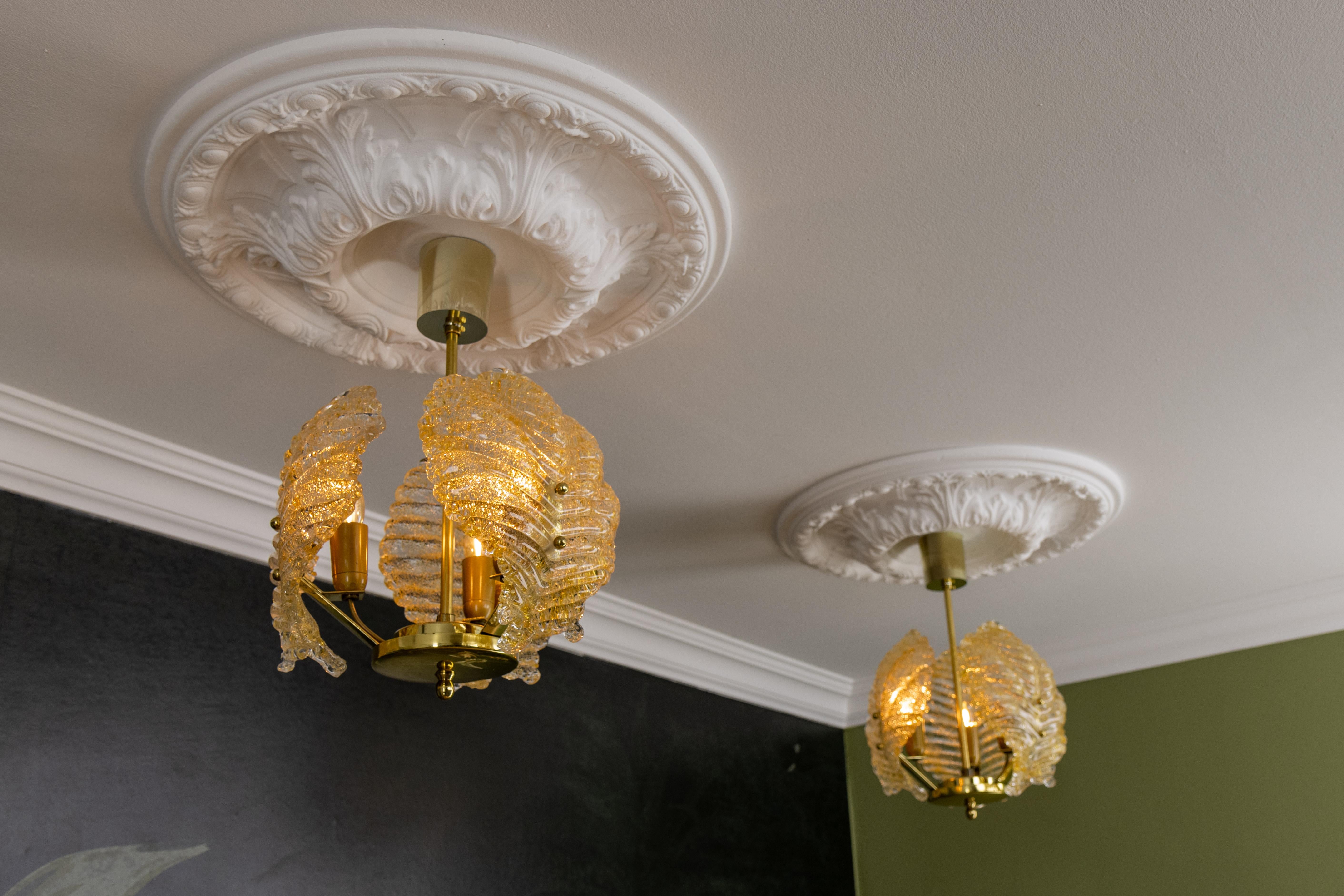 Mid-20th Century Pair of Mid-Century Modern Golden Inclusions Glass Pendant Lights, 1960s For Sale