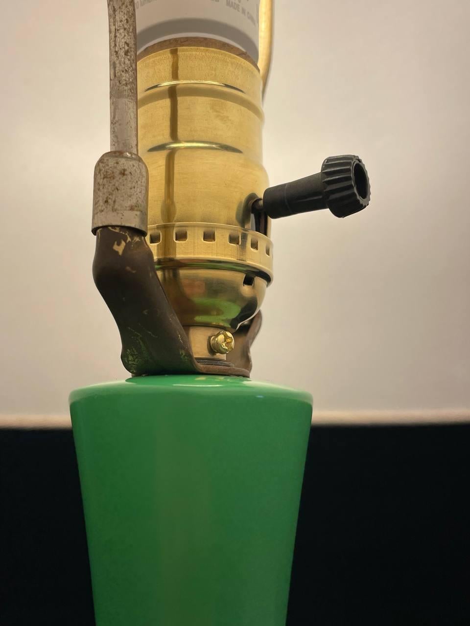 Pair of Mid-Century Modern Green Tulip Shape Table Lamps by Laurel 1