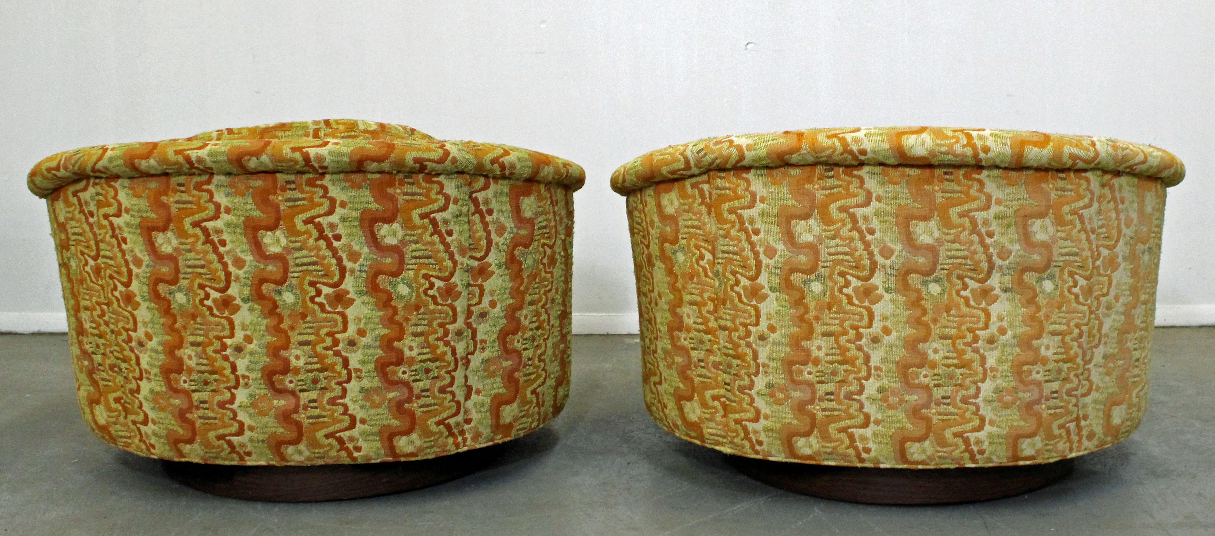 Unknown Pair of Mid-Century Modern Groovy Round Selig Swivel Lounge Chairs