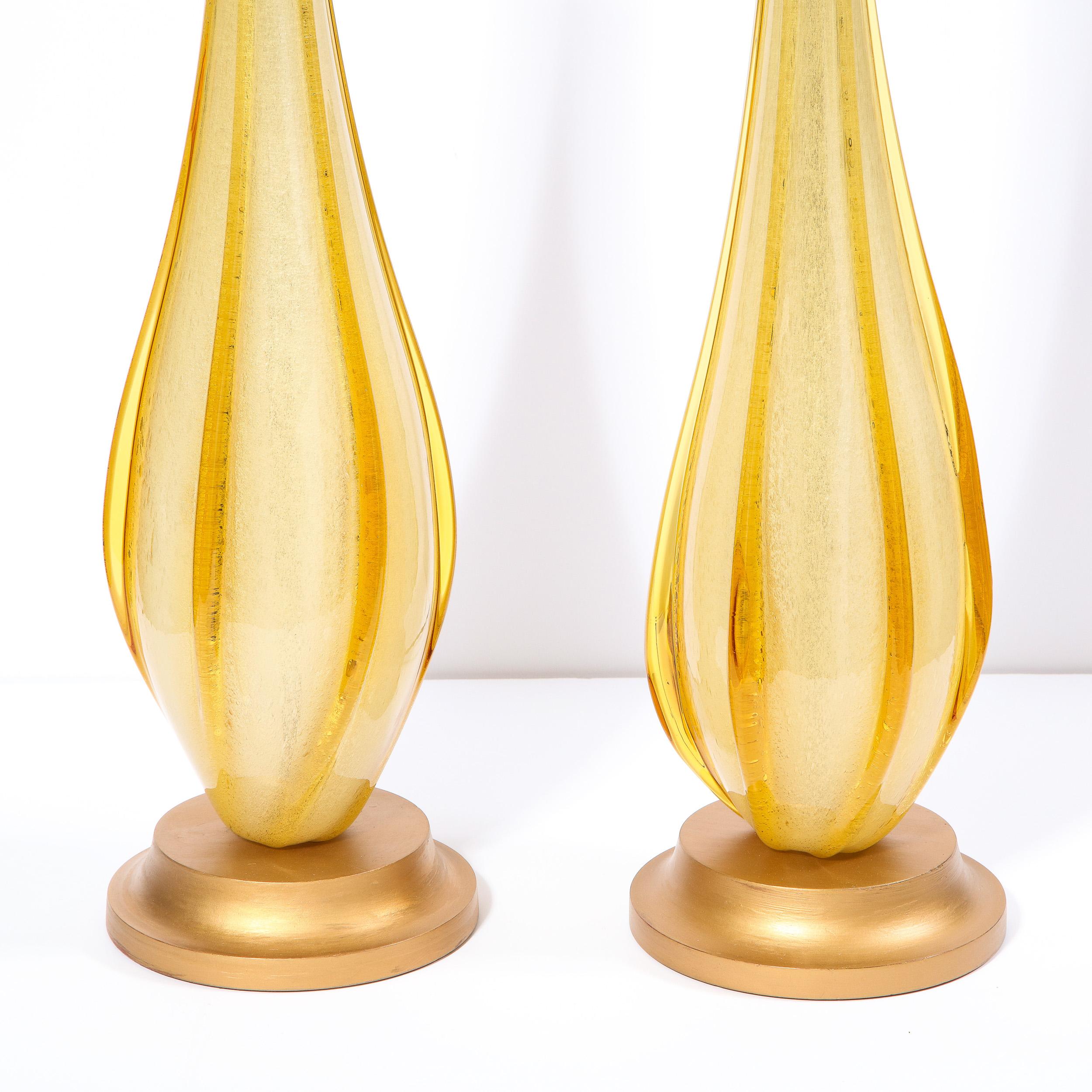 Pair of Mid-Century Modern Handblown Murano Table Lamps with Brass Fittings In Good Condition In New York, NY