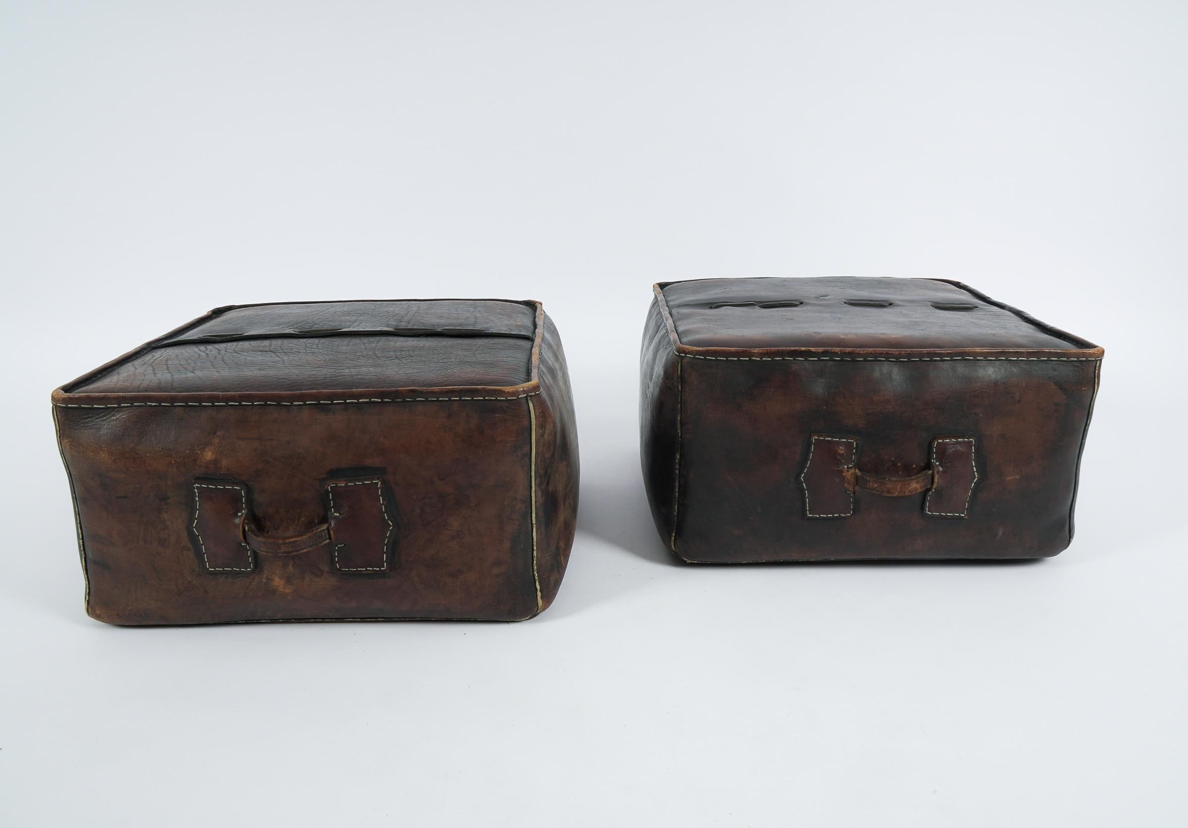 Pair of Mid-Century Modern Handmade Neck Leather Poufs In Good Condition For Sale In Nürnberg, Bayern