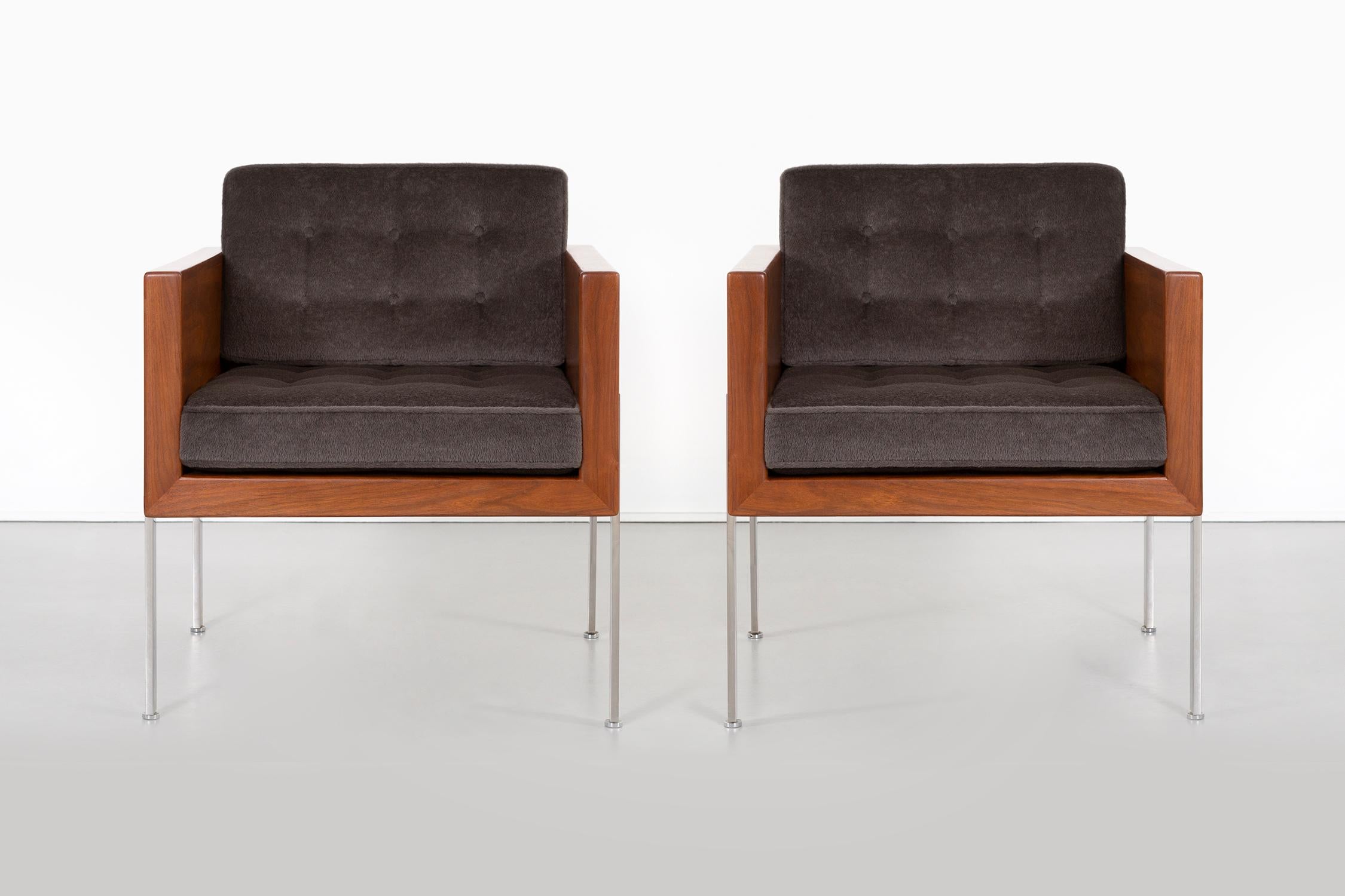 Pair of fully restored cube chairs

designed by Harvey Probber

USA, circa 1960s

alpaca, walnut and chrome

Measures: 30 ?” h x 26 ?” w x 26 ½” d x seat 19 ¾” h

fabric sample available upon request

Chair model 248 from the