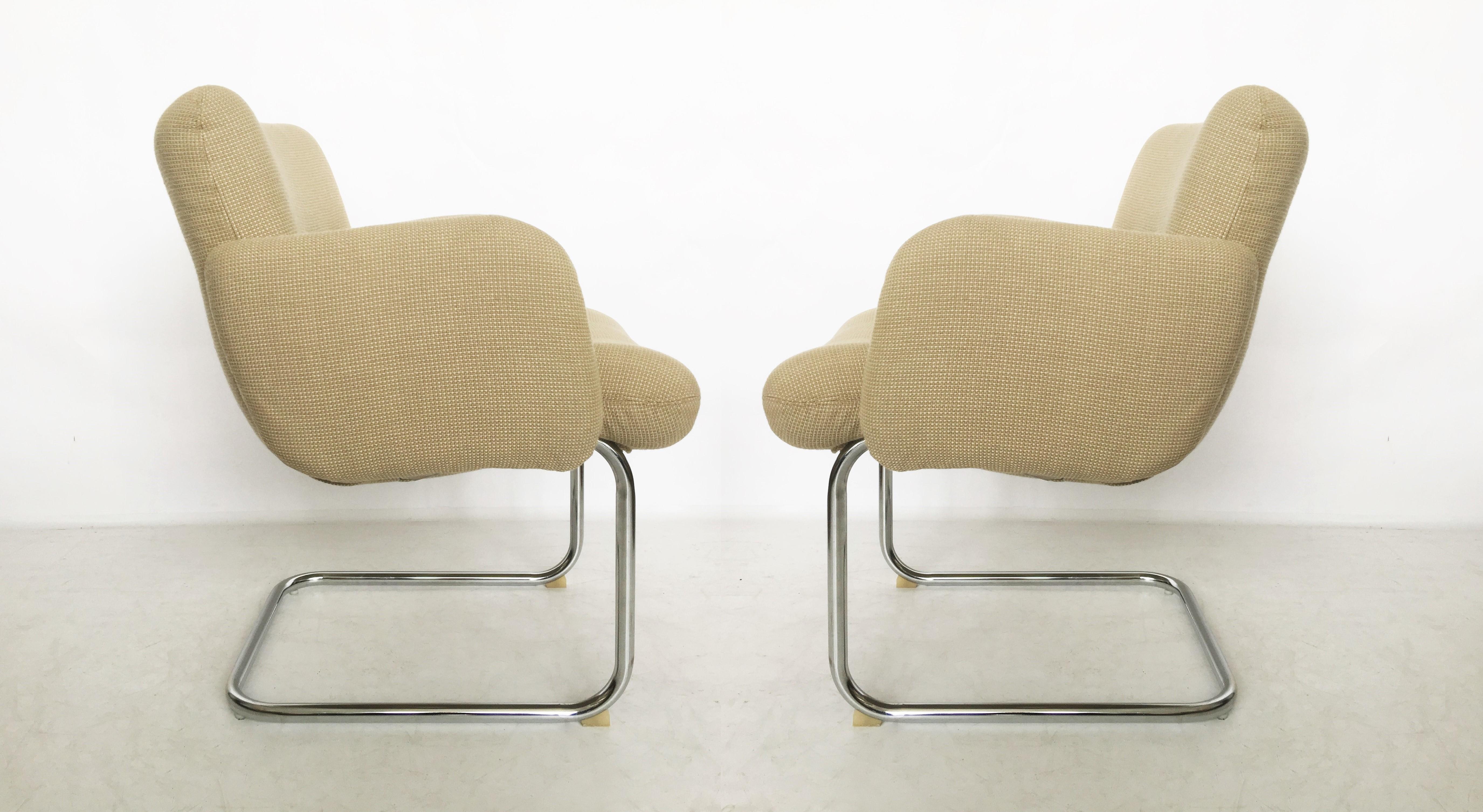 Pair of Mid-Century Modern Harvey Probber Cantilevered Chairs In Good Condition For Sale In Dallas, TX
