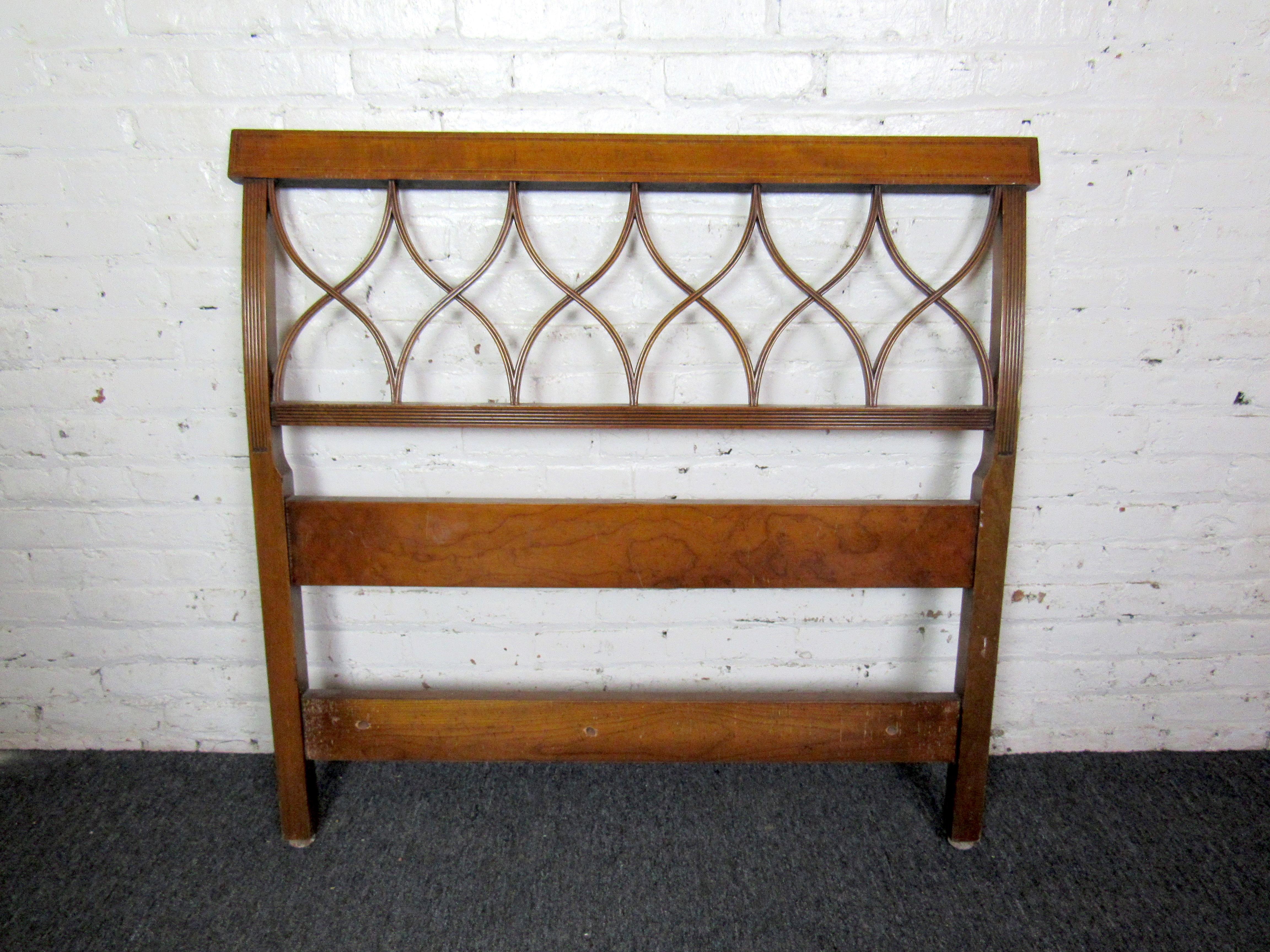 This set of Mid-Century Modern headboards features beautifully-sculpted wooden panels and a rich woodgrain. Please confirm item location (NY or NJ).