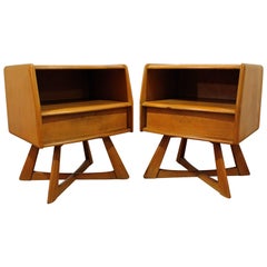 Pair of Mid-Century Modern Heywood Wakefield Sculptura Wheat Nightstands