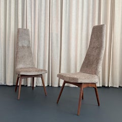 Paire de chaises d'appoint à dossier haut de style moderne du milieu du siècle par Adrian Pearsall
