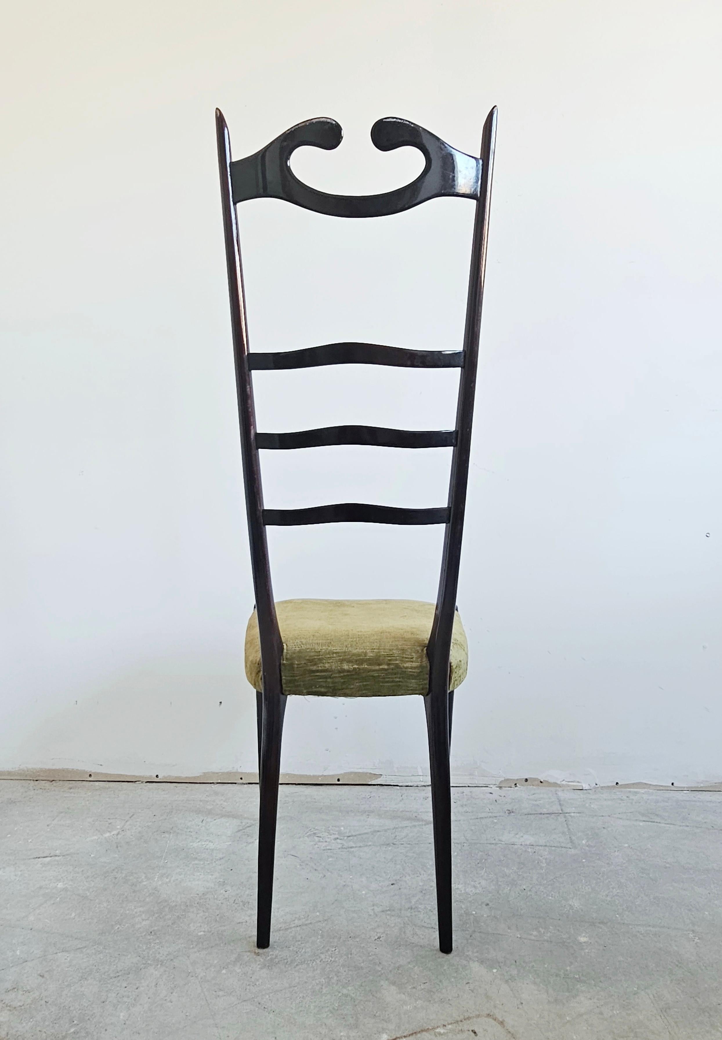Paire de chaises à haut dossier modernes du milieu du siècle dernier attribuée à Paolo Buffa en vente 4