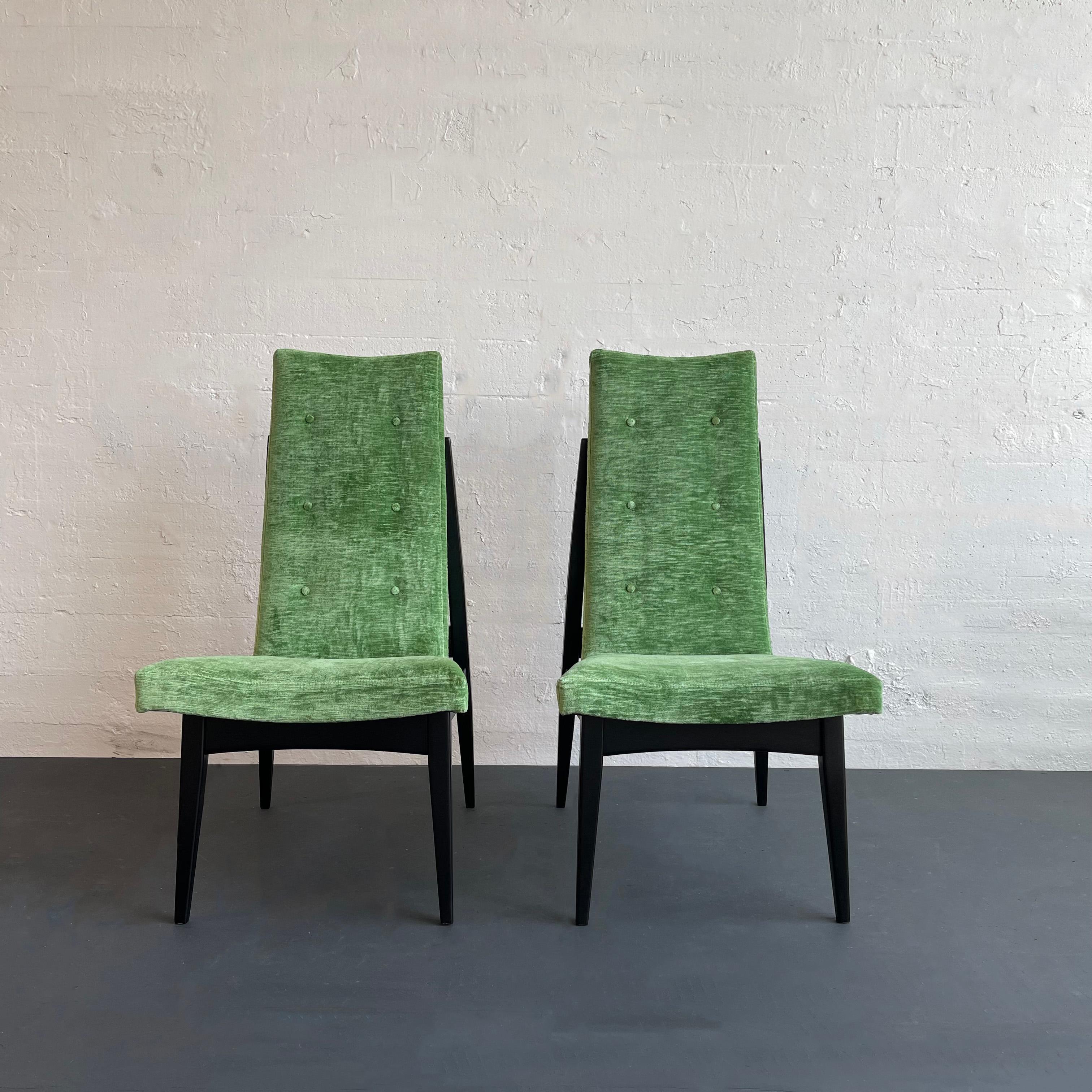 Laqué Paire de chaises d'appoint The Modernity à dossier haut en vente