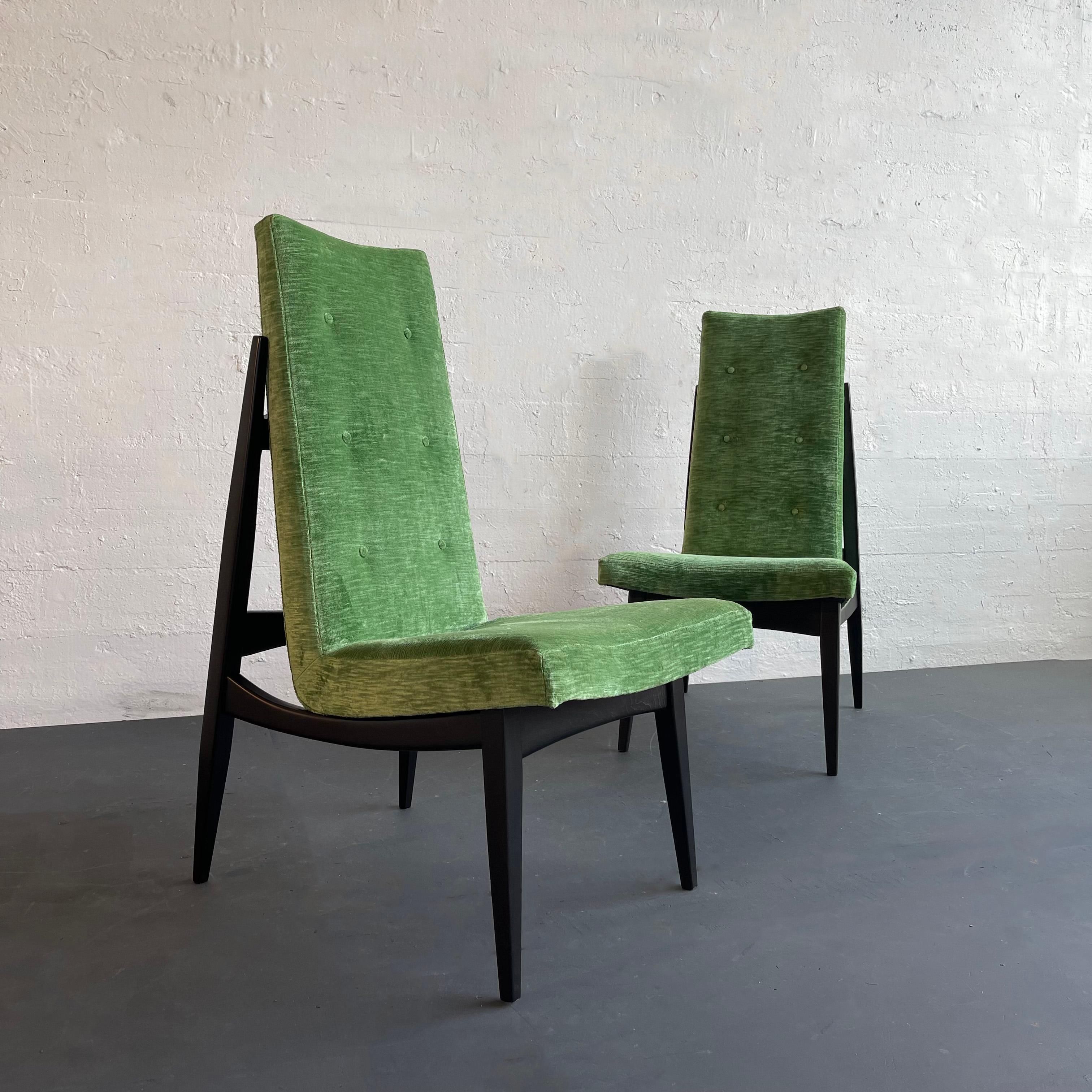 Paire de chaises d'appoint The Modernity à dossier haut Bon état - En vente à Brooklyn, NY