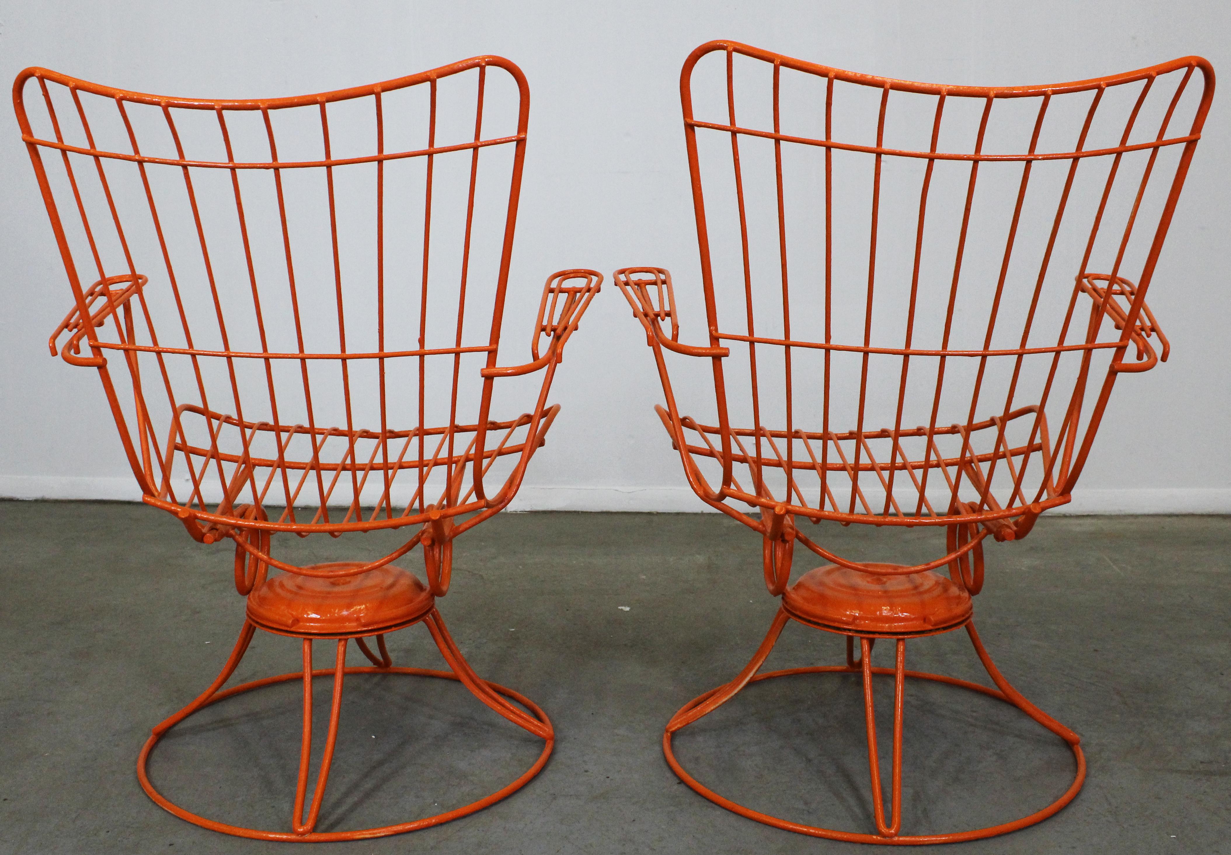 Pair of Mid-Century Modern Homecrest Bottemiller Swivel Rocker Lounge Chairs In Good Condition In Wilmington, DE