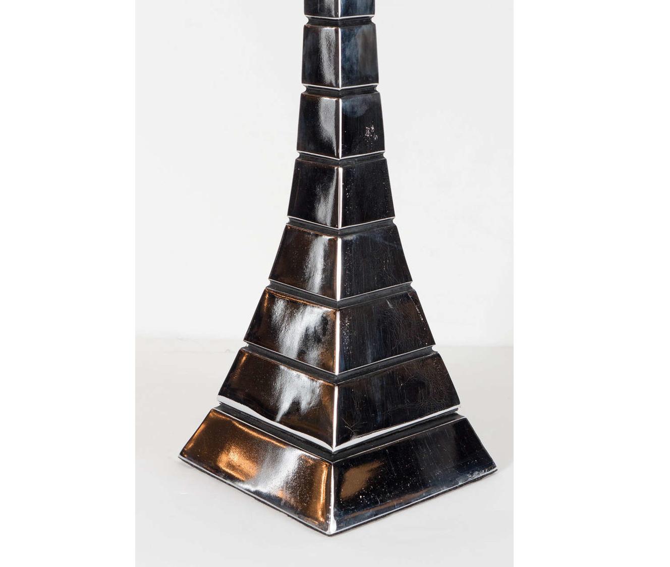 Fine XX secolo Coppia di lampade a forma di clessidra di metà secolo moderno in cromo lucido in vendita