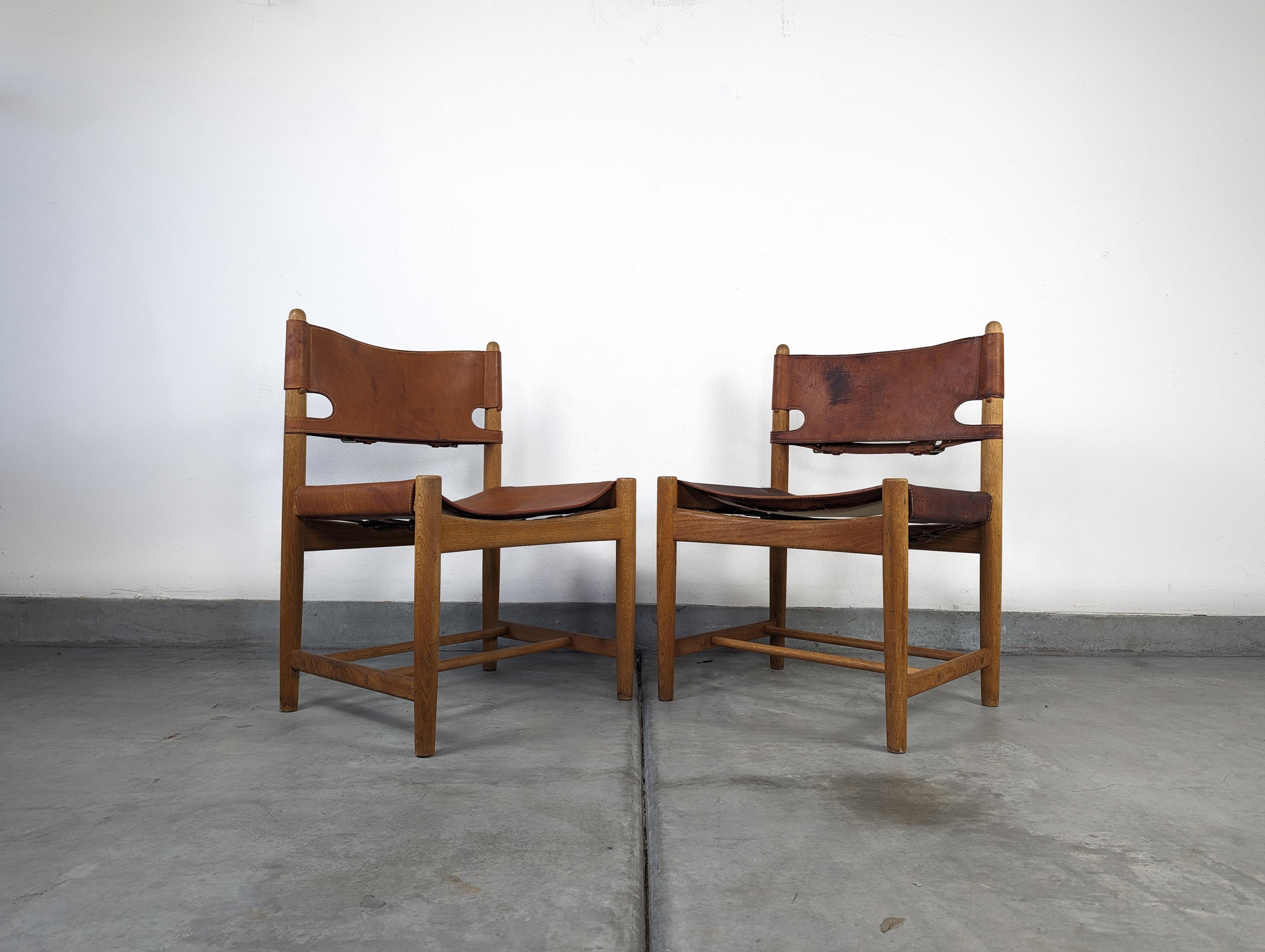 Mid-20th Century Pair of Mid Century Modern 'Hunting' Chairs by Børge Mogensen, Model 3237 For Sale