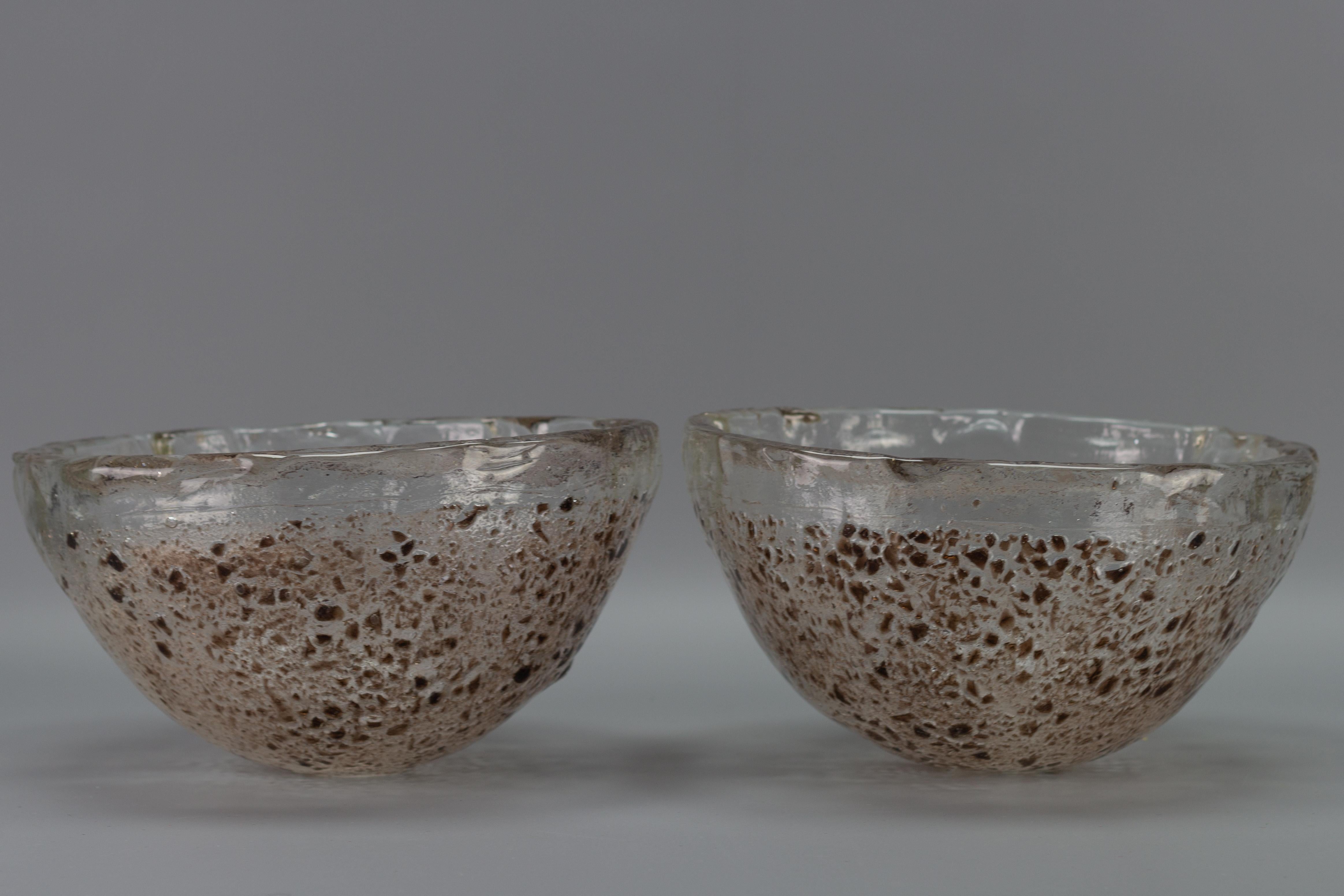 Paire de plafonniers en verre de glace et laiton modernes du milieu du siècle dernier, Allemagne, 1970 en vente 4