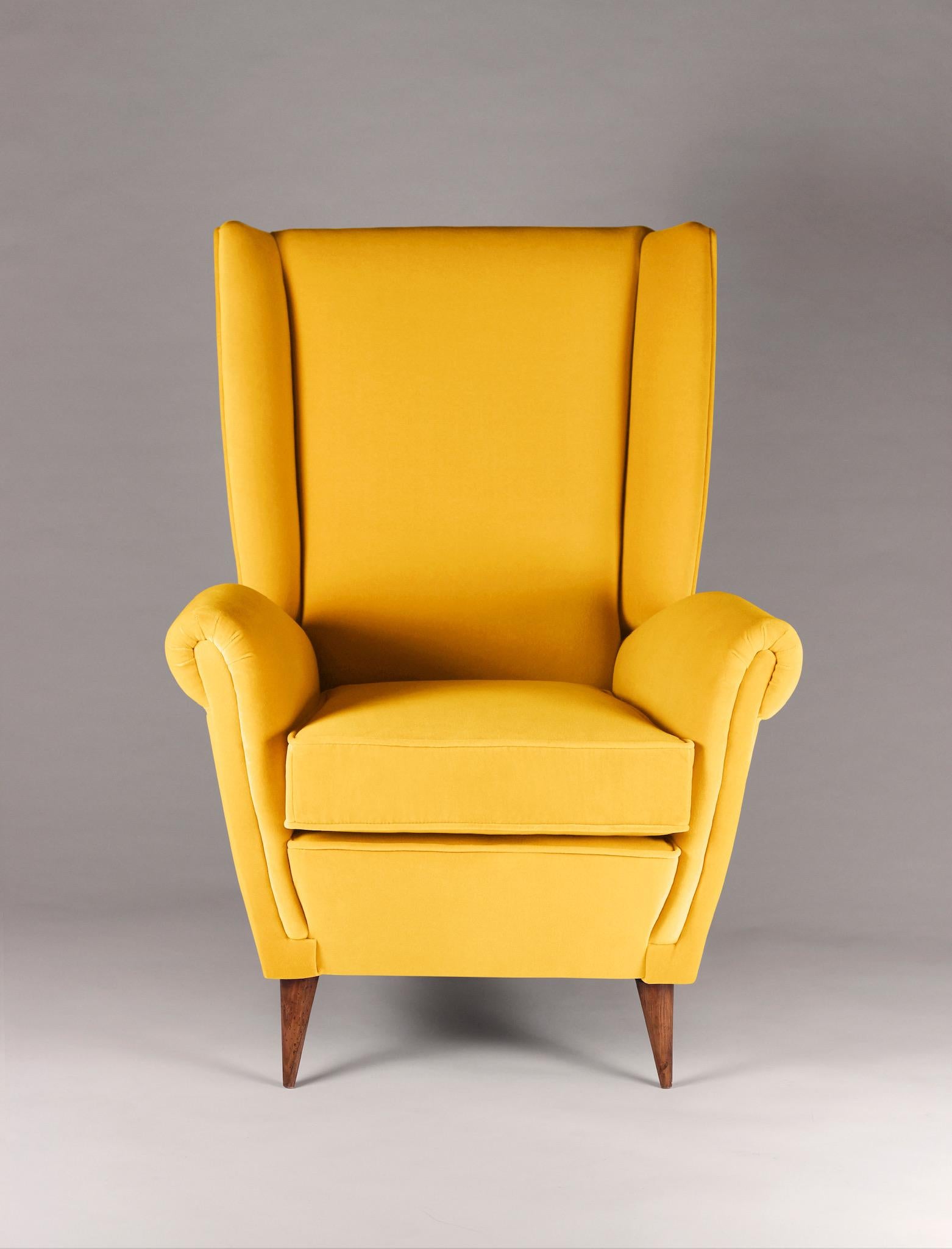 Bespoke Marcello Hochlehner Sessel  Inspiriert vom italienischen Design der 1950er Jahre**

Der Loungesessel Marcello mit hoher Rückenlehne ist von der zeitlosen Eleganz des italienischen Designs aus der Mitte des Jahrhunderts inspiriert. In den